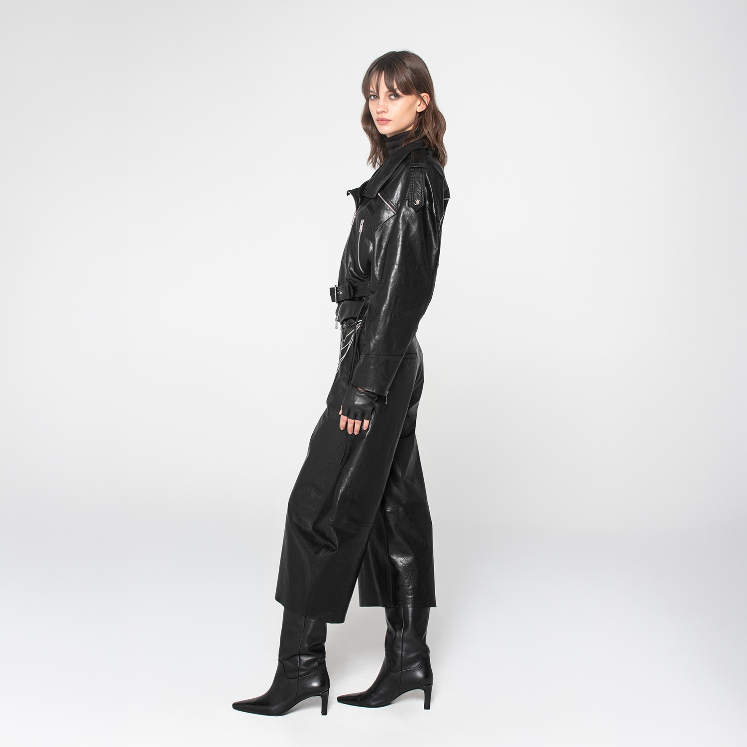 K15214 - LEATHER CROPPED ROUNDED TROUSERS