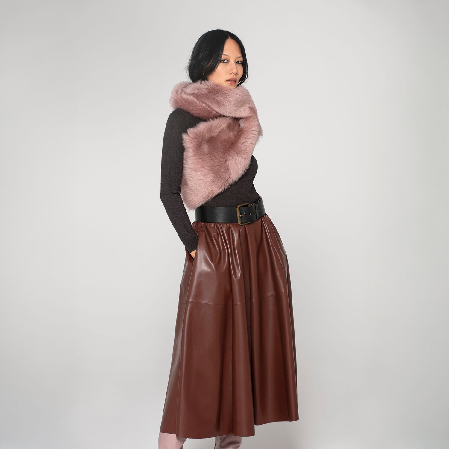K15215 - LEATHER ROUTE SKIRT WITH ELASTIC