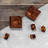 Süt Karamelli Brownie (2 dilim) 240derece görseli.