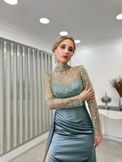 الساتان شفافة مساء اللباس النعناع مع الديكور على الجبهة