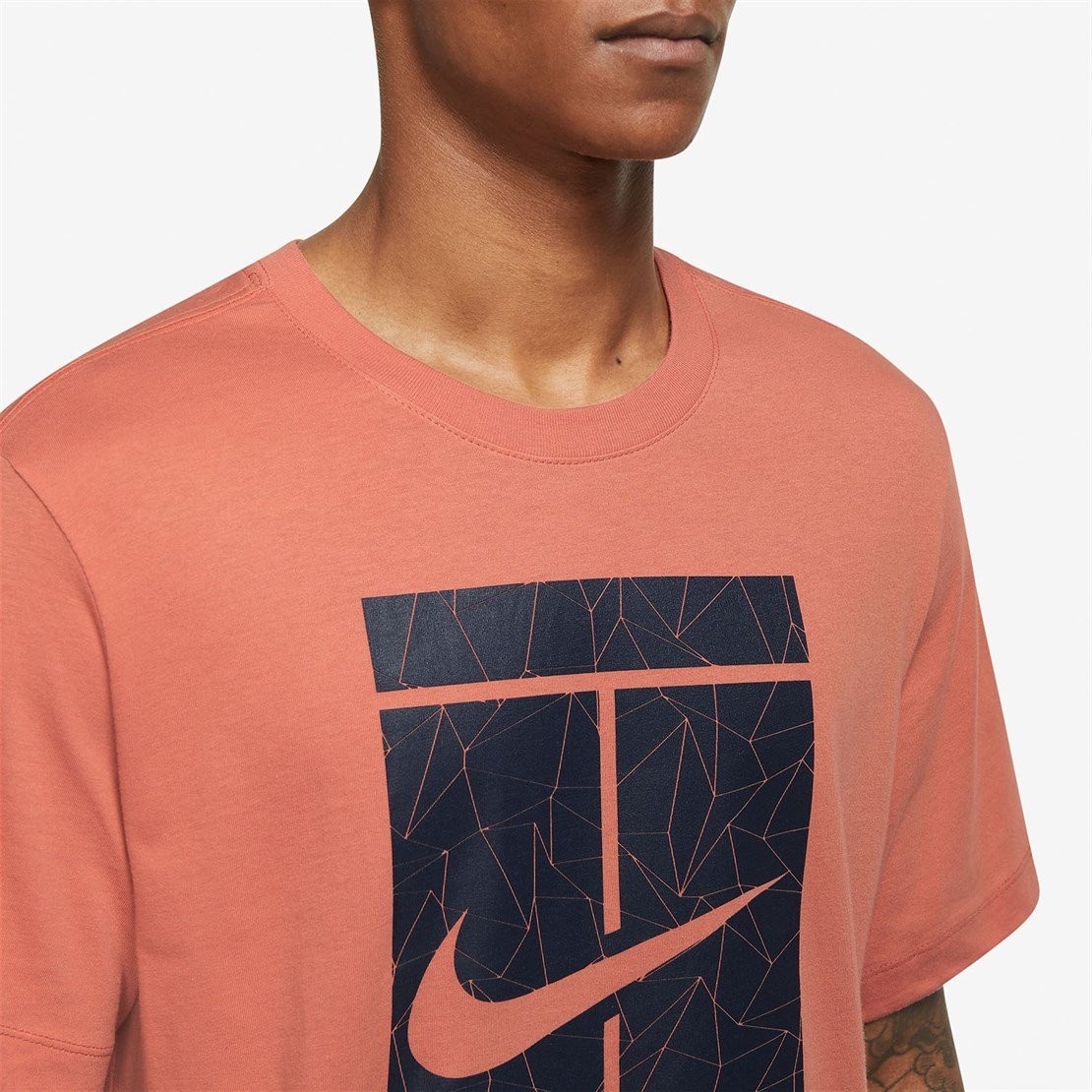 Nike Court Graphic Logo Erkek Tenis Tişörtü	