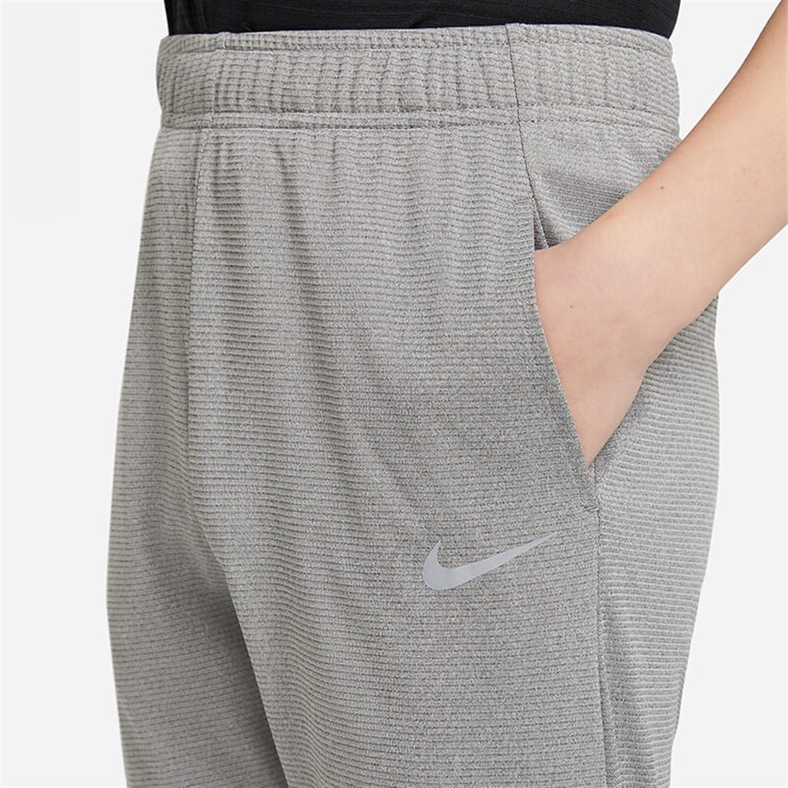 Nike Poly+ Erkek Çocuk Antrenman Eşofman Altı