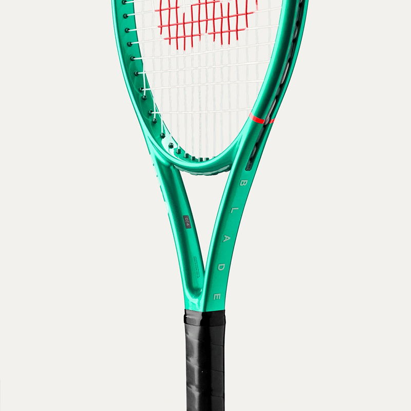 Wilson Blade 26 V10 Çocuk Tenis Raketi