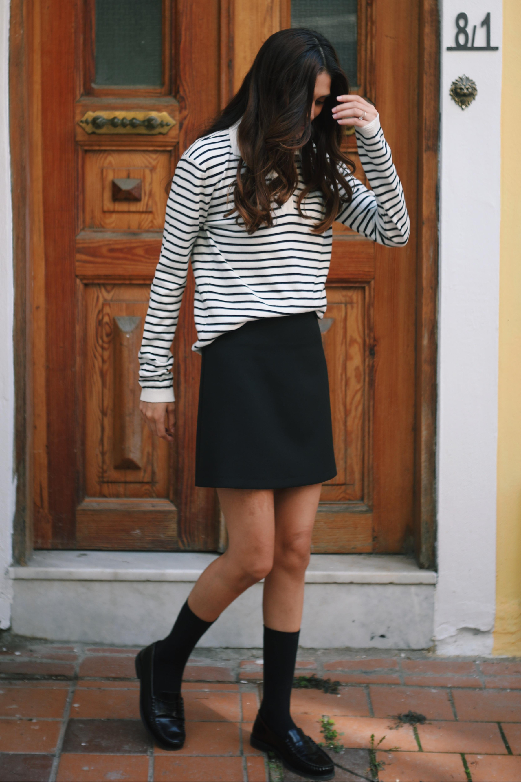 Pamuk Basic Mini Çan Siyah Etek ve diğer Etek modellerimiz için online alışveriş mağazamızı ziyaret edin. 