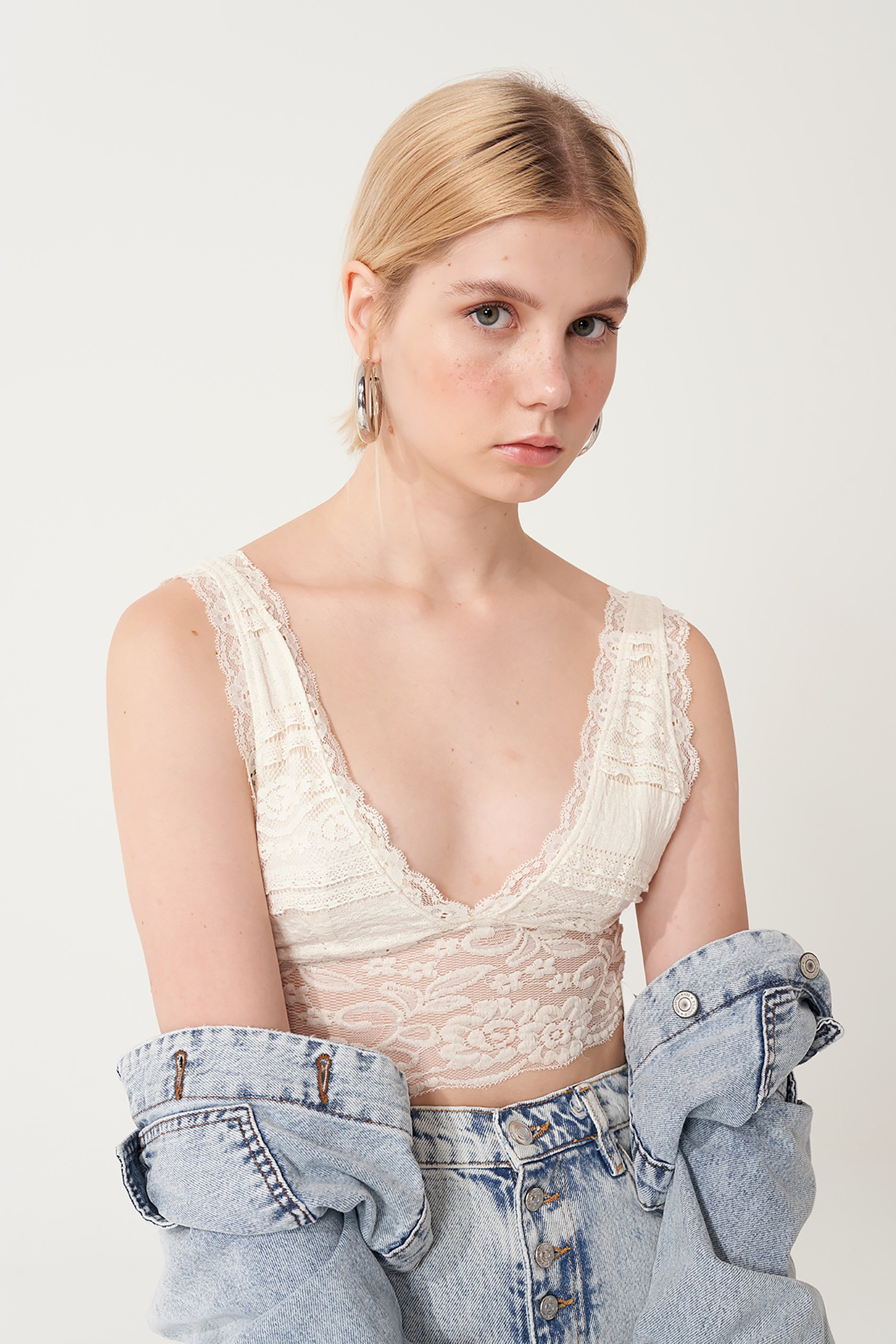Dantelli V Yaka Bralet Top