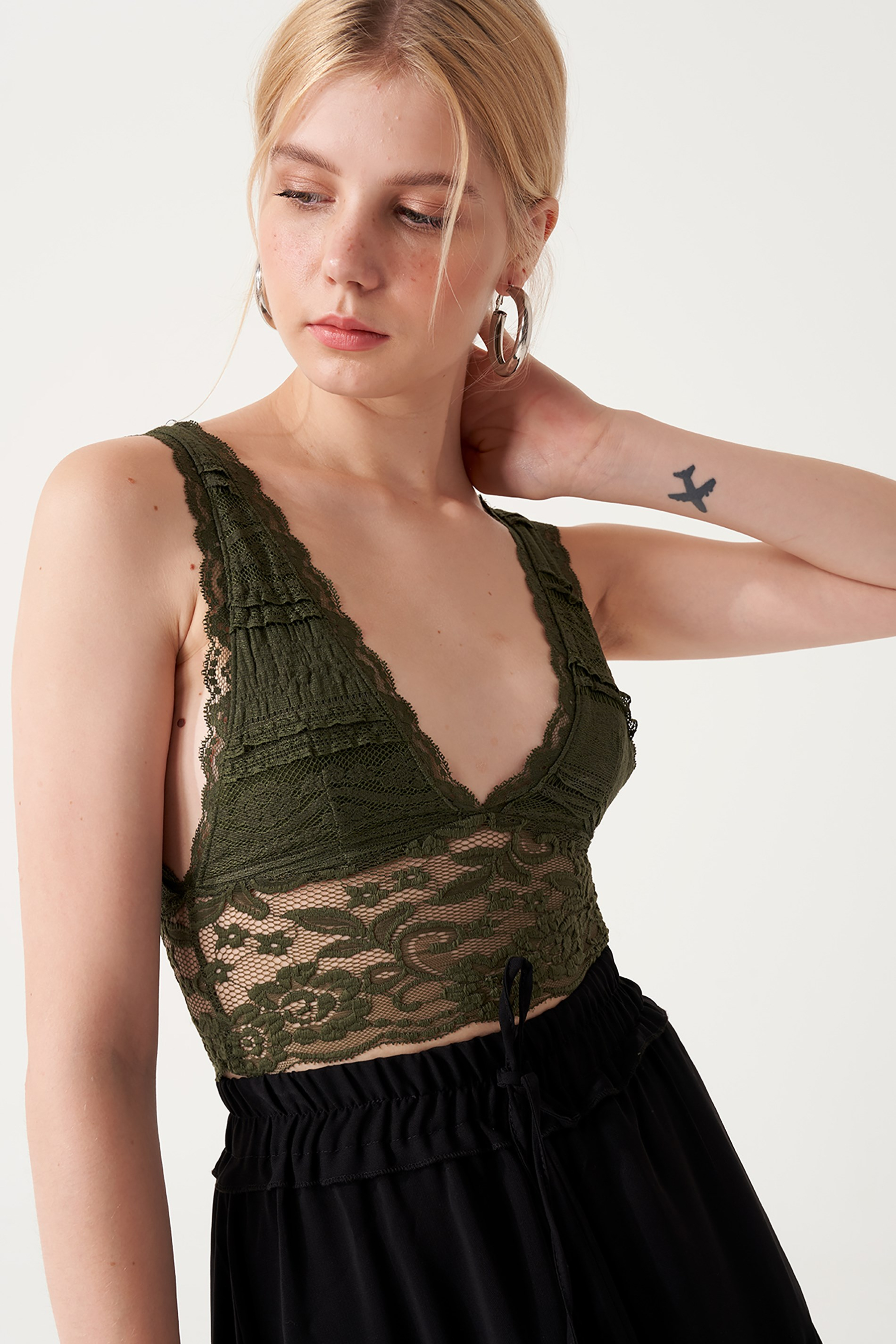 Dantelli V Yaka Bralet Top