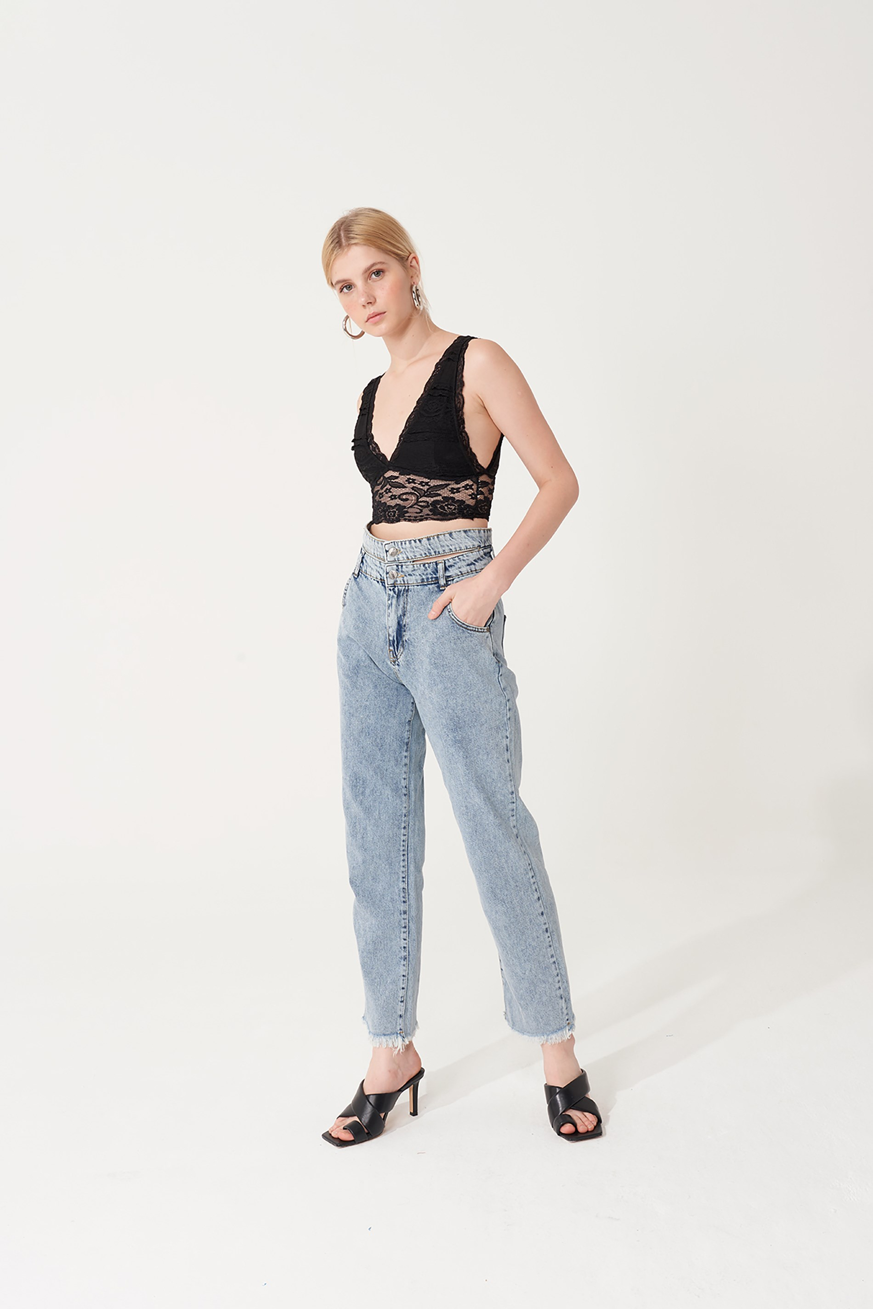 Dantelli V Yaka Bralet Top