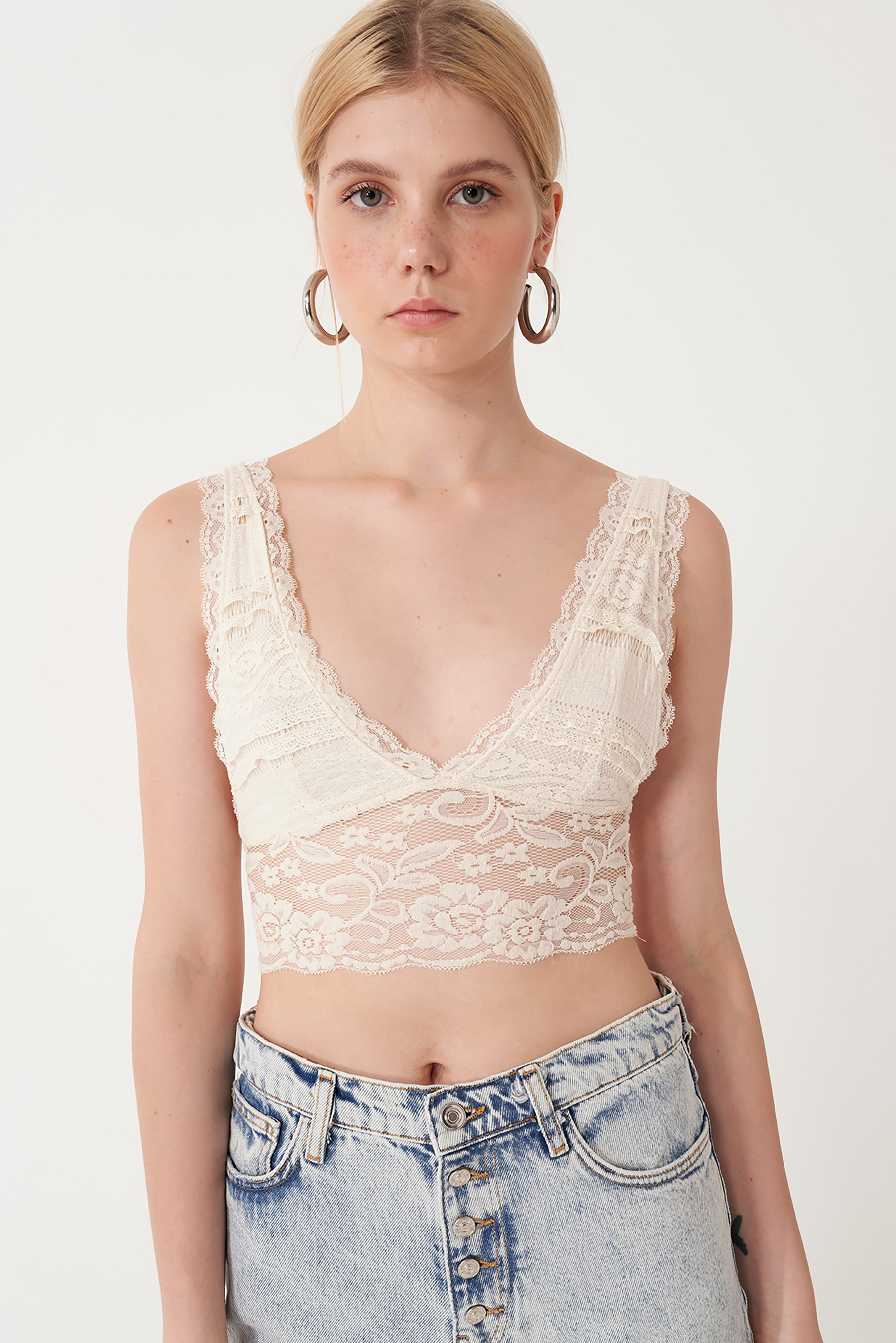 Dantelli V Yaka Bralet Top
