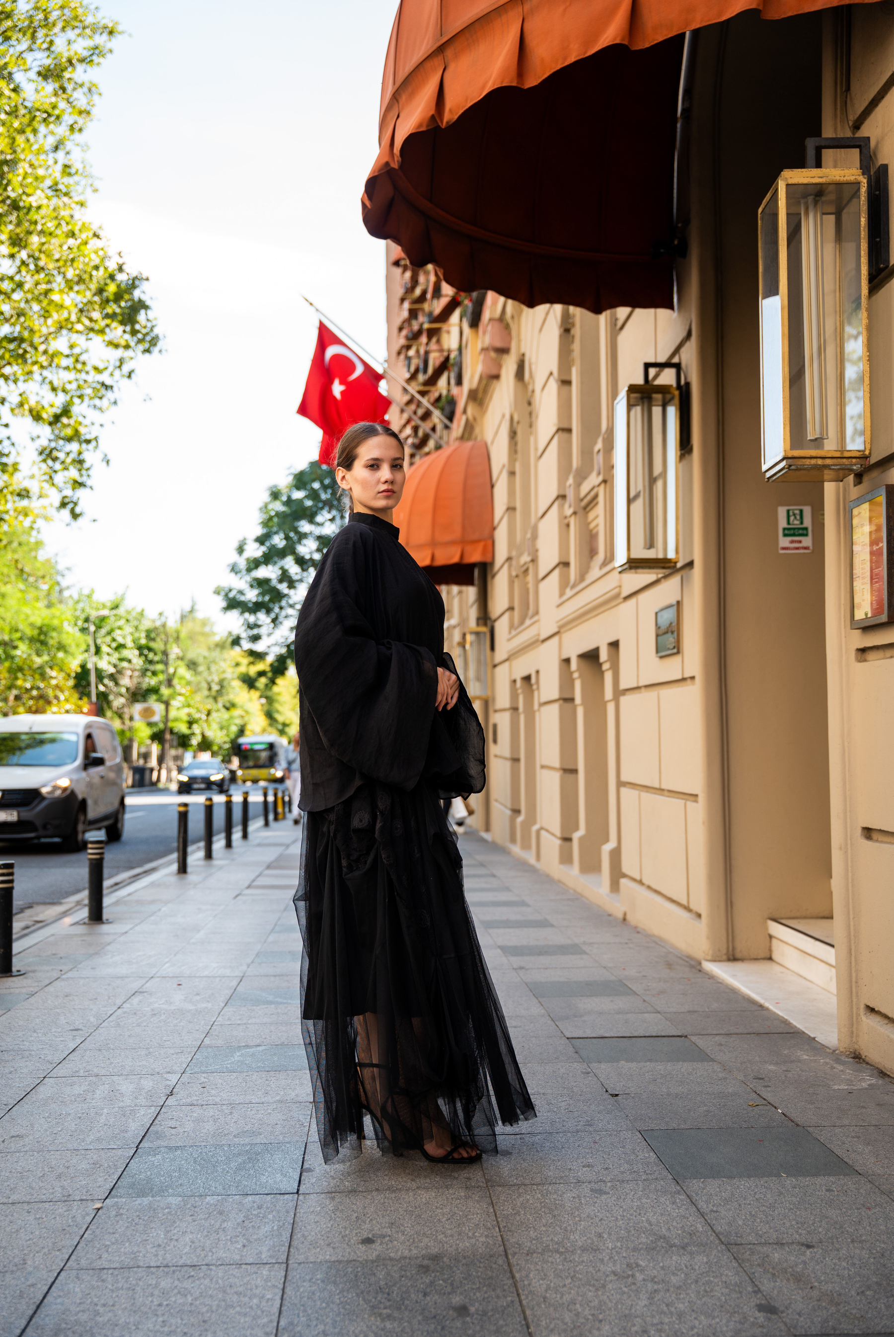 Kadın Hakim Yaka Pelerin Kollu  Bluz