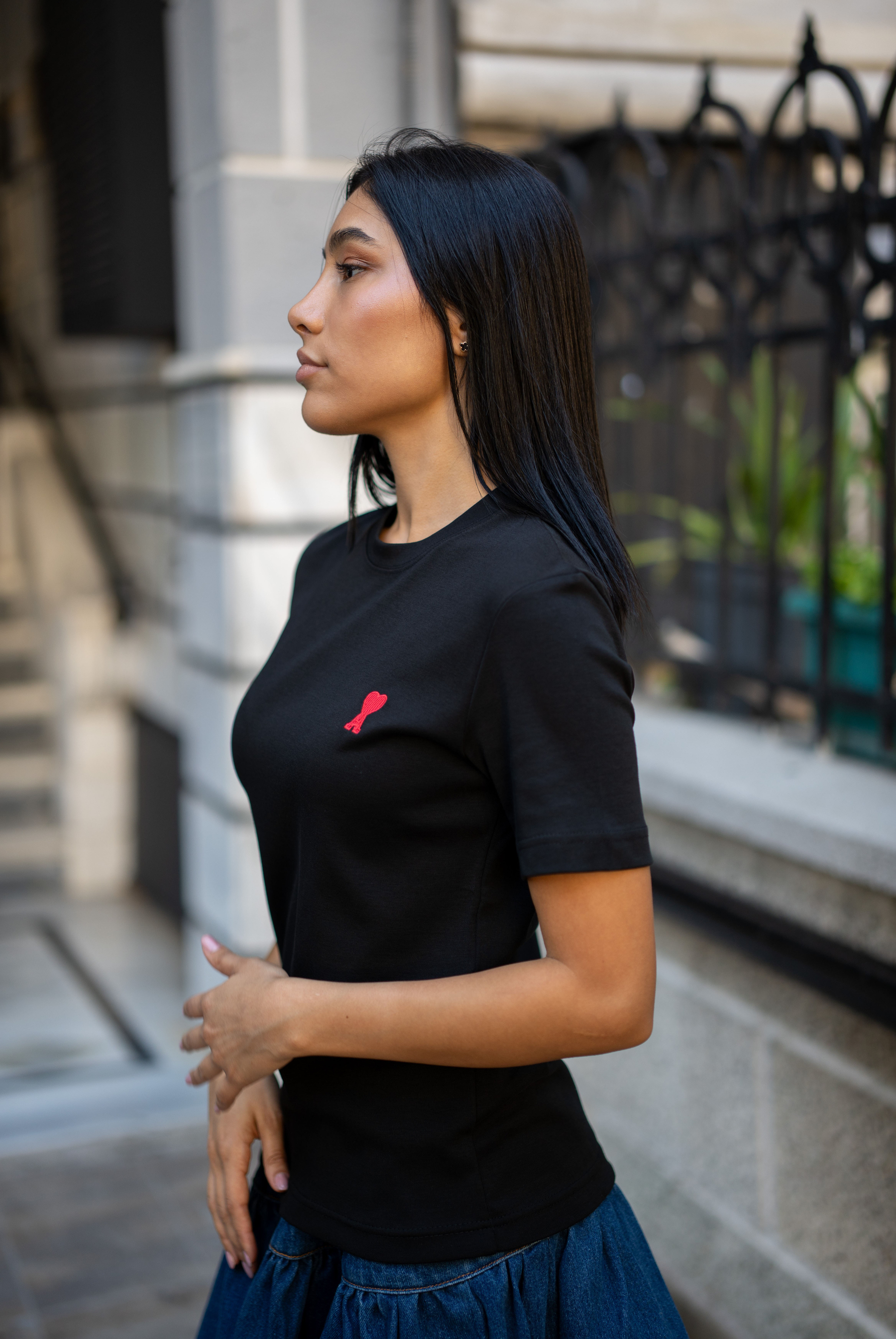 Kadın Kalpli Kabartma Logolu  Tshirt