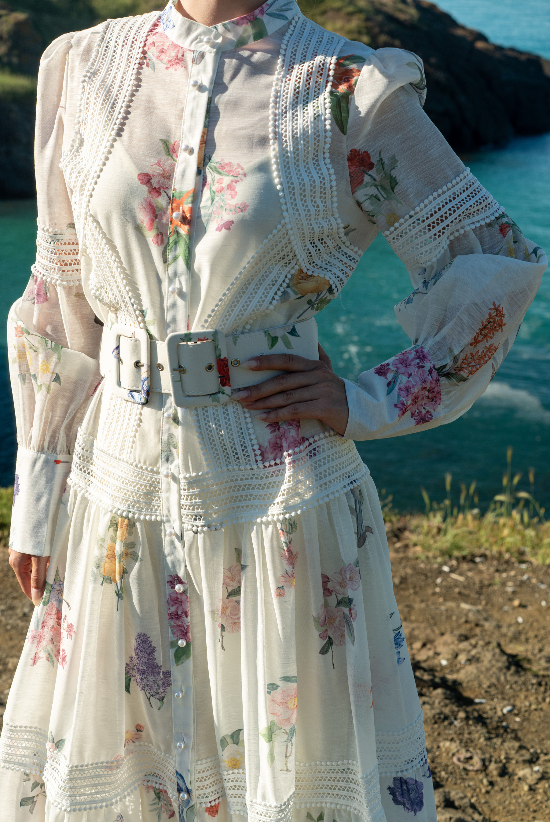 Kadın Tasaım Lucky Lace Plunge  Dantel Detaylı Hakim Yaka Midi Elbise 