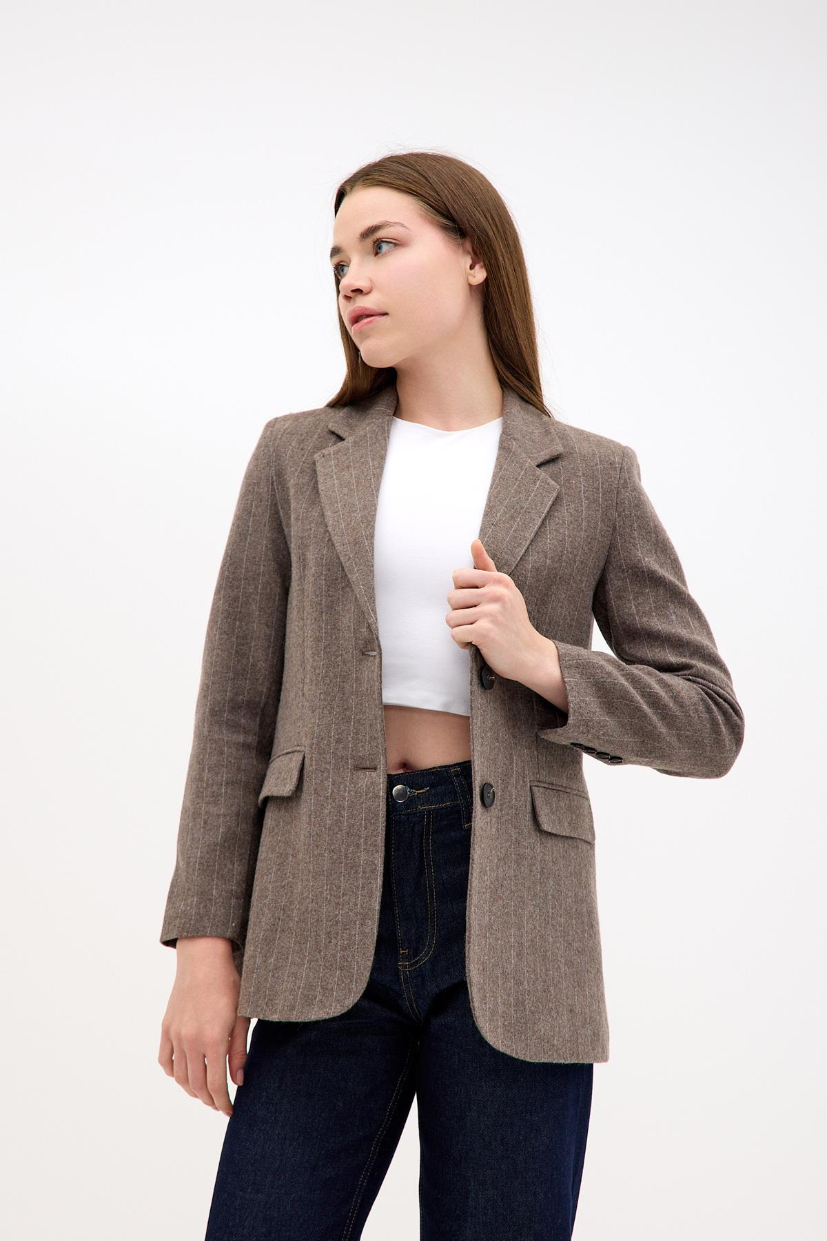 Çizgili Kahverengi Kaşe Blazer Ceket ve diğer Ceket modellerimiz için online alışveriş mağazamızı ziyaret edin. 