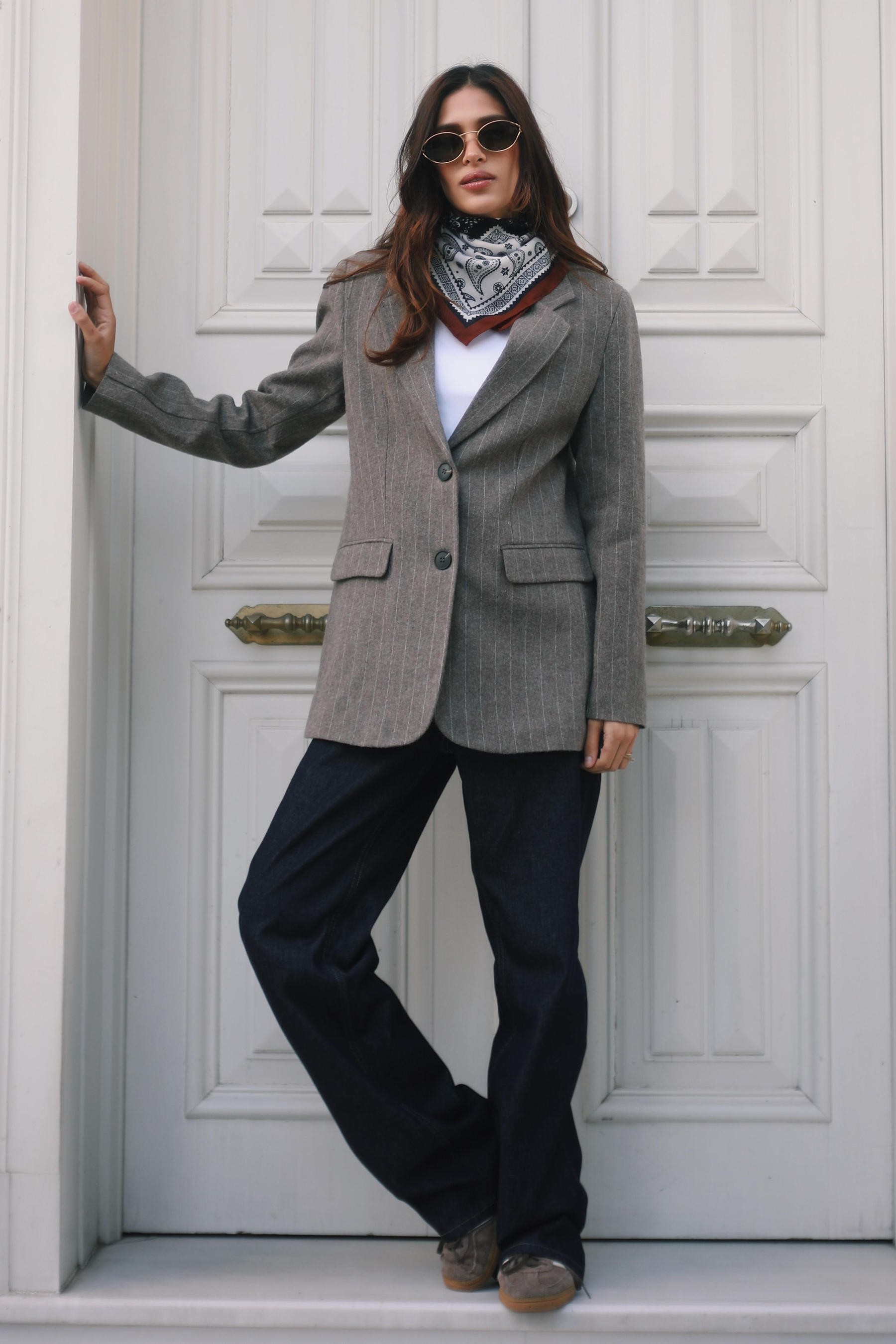 Çizgili Kahverengi Kaşe Blazer Ceket ve diğer Ceket modellerimiz için online alışveriş mağazamızı ziyaret edin. 