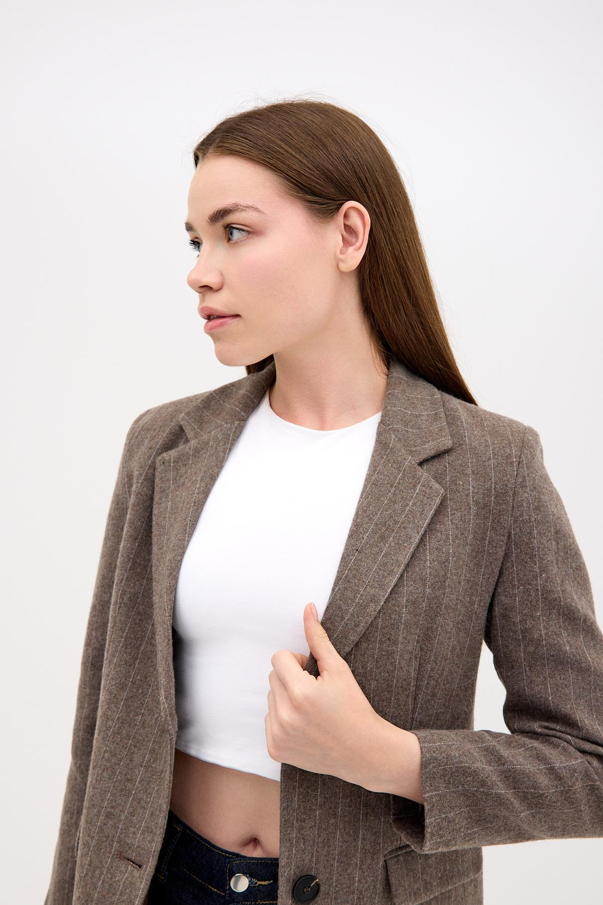 Çizgili Kahverengi Kaşe Blazer Ceket ve diğer Ceket modellerimiz için online alışveriş mağazamızı ziyaret edin. 