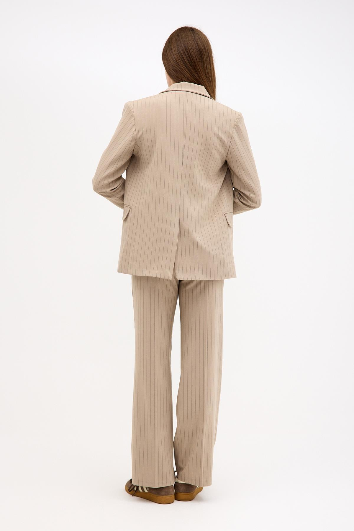 Çizgili Krem Rengi- Kahverengi Pamuk Kadın Ceket Pantolon Takım ve diğer Takım modellerimiz için online alışveriş mağazamızı ziyaret edin. 