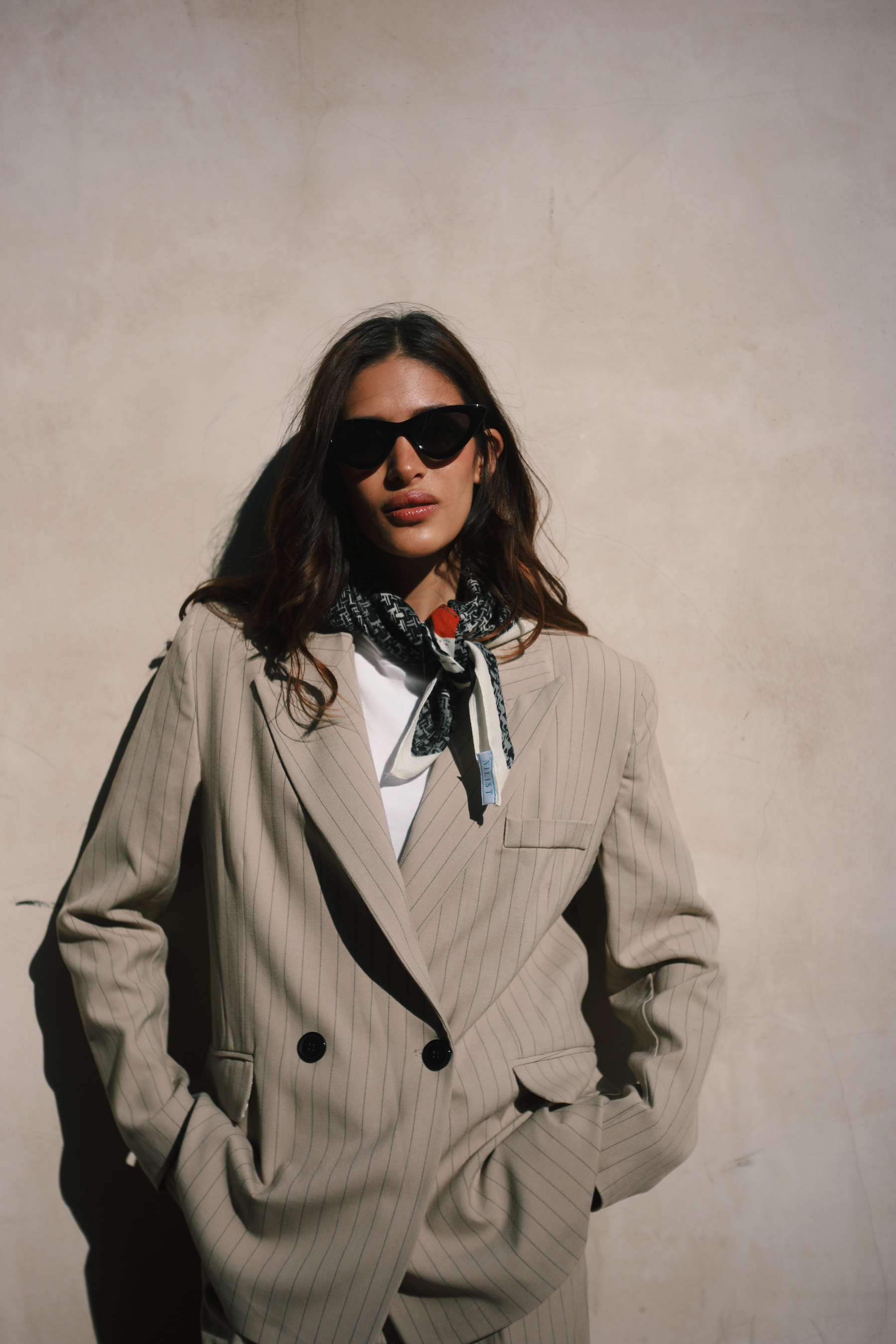 Çizgili Krem Rengi- Kahverengi Pamuk Kadın Ceket Pantolon Takım ve diğer Takım modellerimiz için online alışveriş mağazamızı ziyaret edin. 