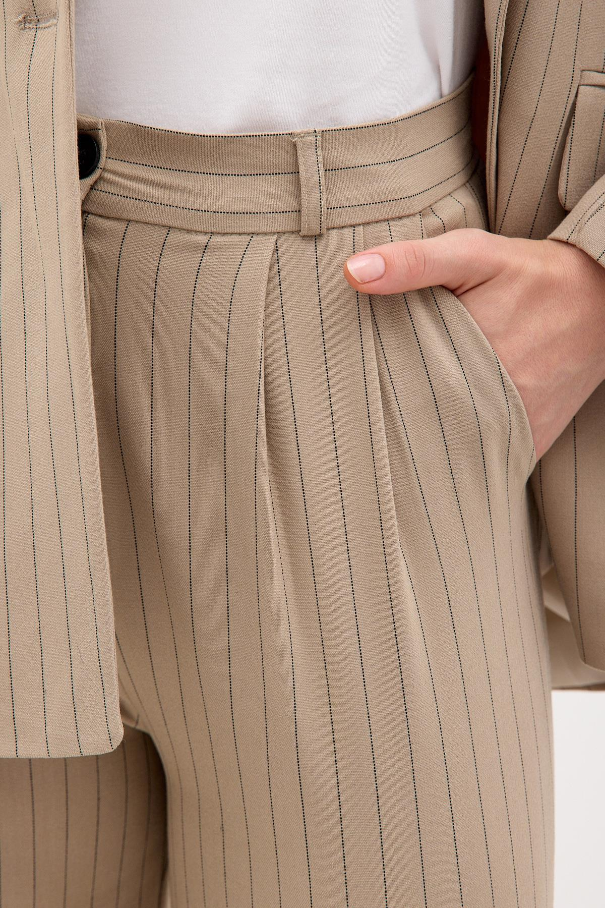 Çizgili Krem Rengi- Kahverengi Pamuk Kadın Ceket Pantolon Takım ve diğer Takım modellerimiz için online alışveriş mağazamızı ziyaret edin. 