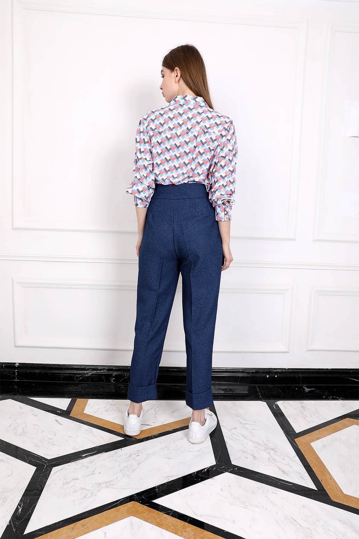 Duble Paça Önü Kruvaze Kumaş Pantolon - Mavi ve diğer Pantolon modellerimiz için online alışveriş mağazamızı ziyaret edin. 