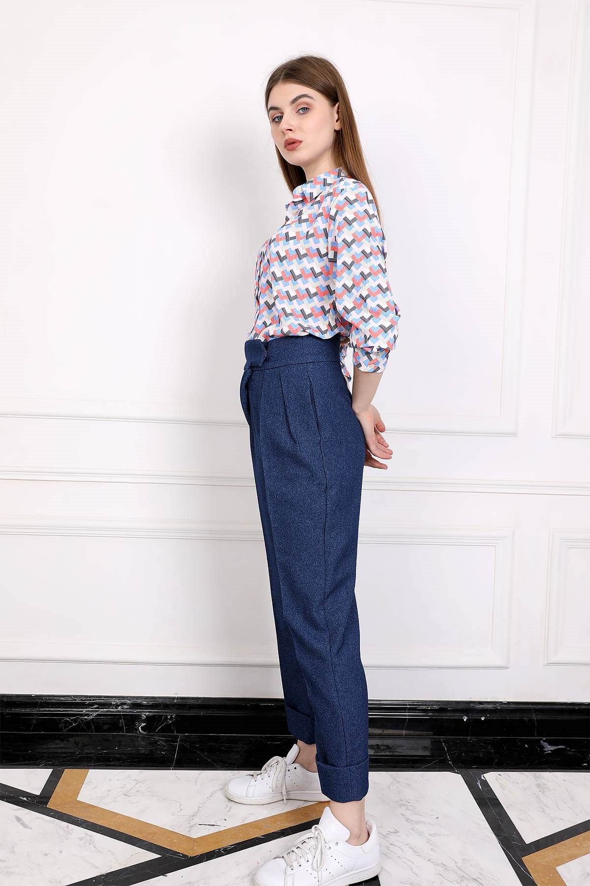 Duble Paça Önü Kruvaze Kumaş Pantolon - Mavi ve diğer Pantolon modellerimiz için online alışveriş mağazamızı ziyaret edin. 