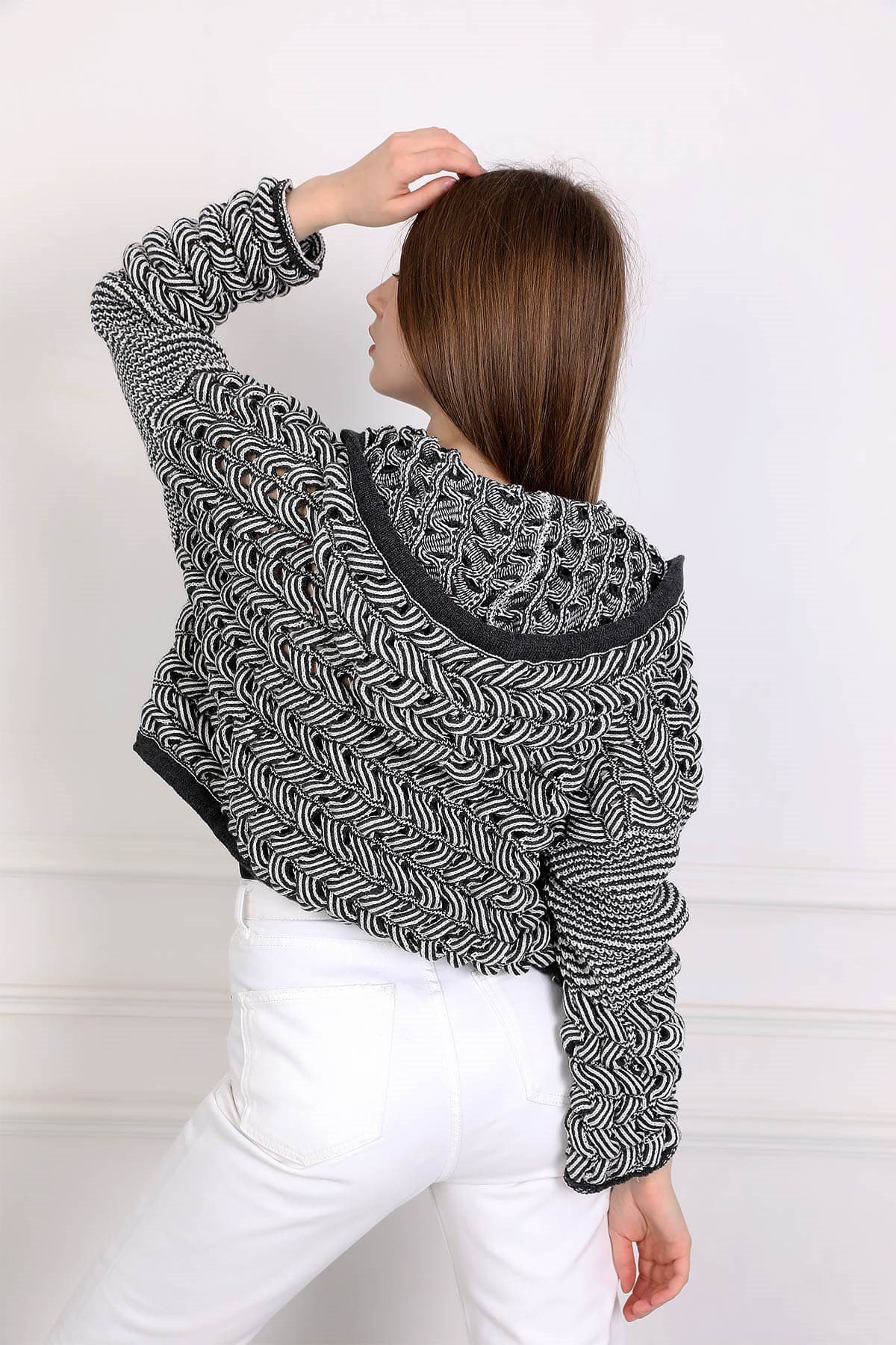 Kapşonlu örme hırka - Antrasit ve diğer Triko modellerimiz için online alışveriş mağazamızı ziyaret edin. 