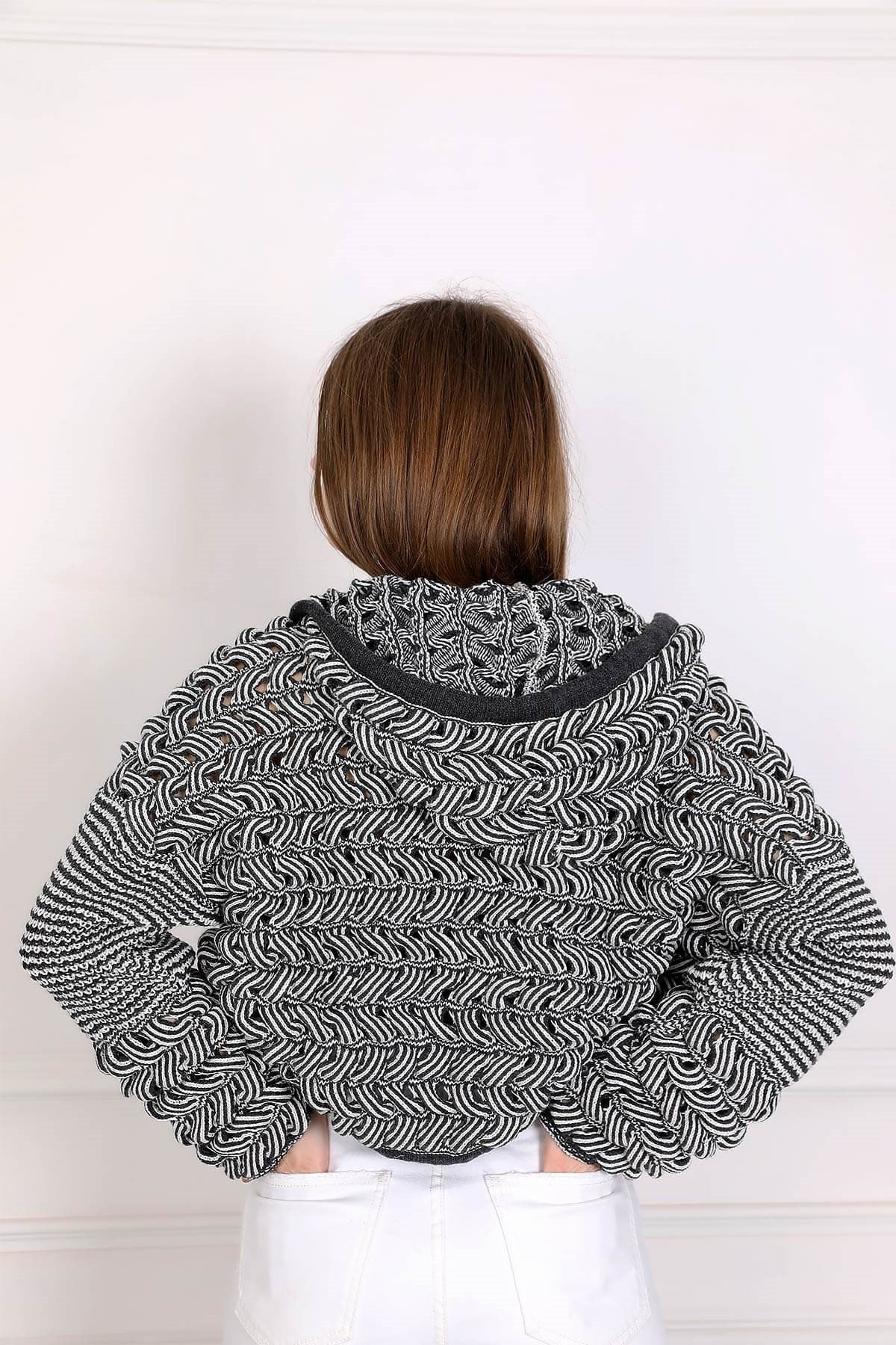 Kapşonlu örme hırka - Antrasit ve diğer Triko modellerimiz için online alışveriş mağazamızı ziyaret edin. 