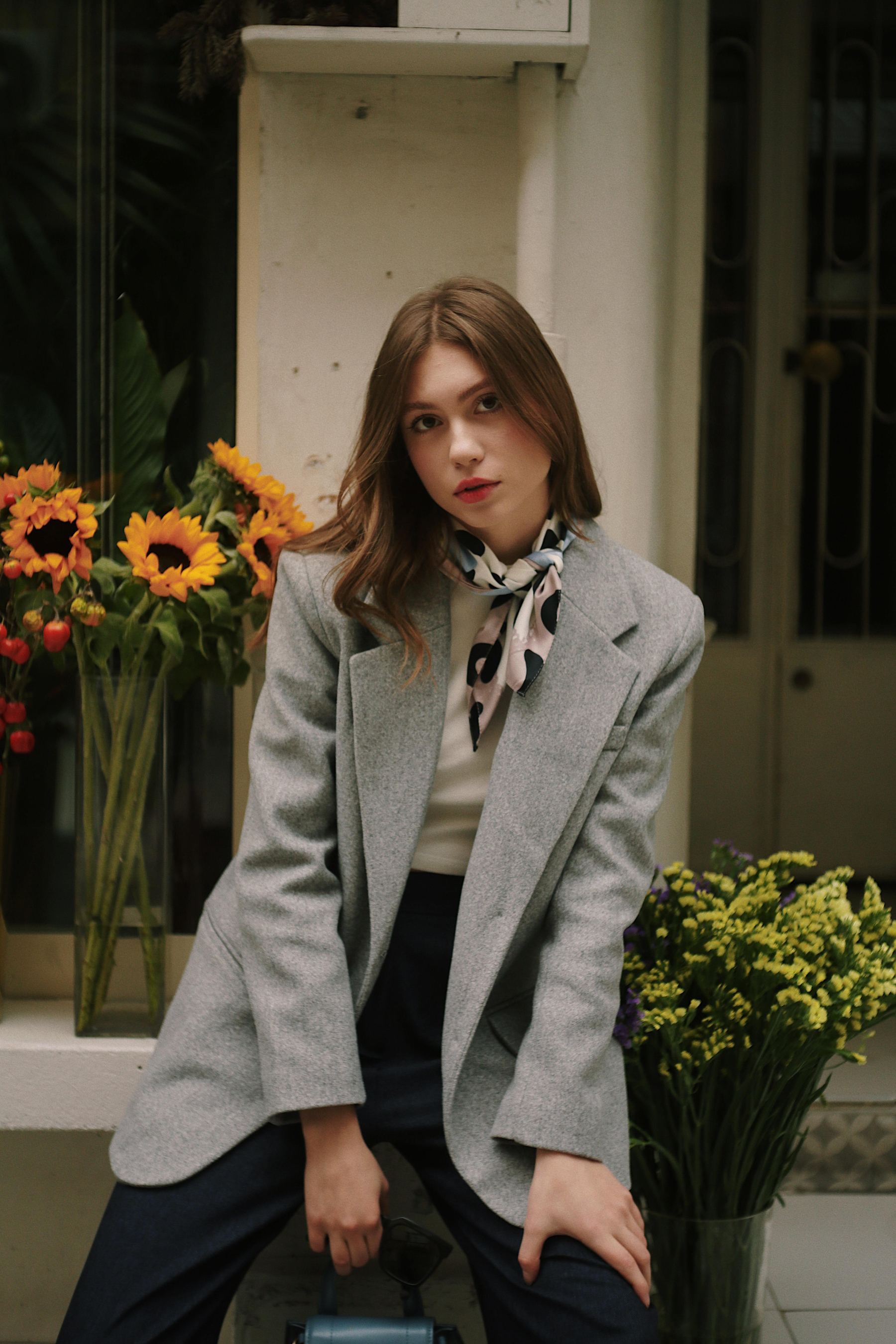 Kaşe Kalın Klasik Kadın Gri Blazer Ceket Mont ve diğer Ceket modellerimiz için online alışveriş mağazamızı ziyaret edin. 