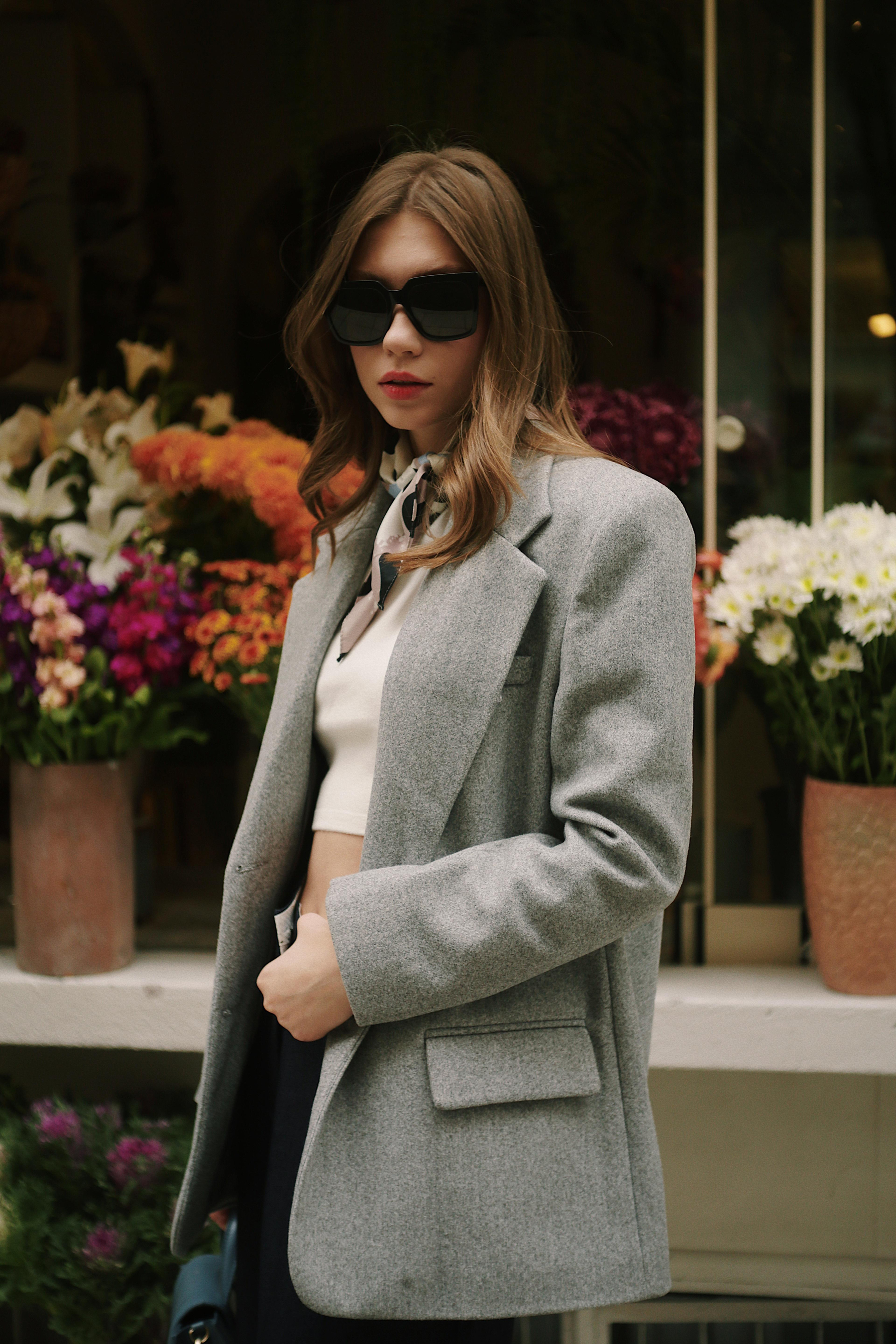 Kaşe Kalın Klasik Kadın Gri Blazer Ceket Mont ve diğer Ceket modellerimiz için online alışveriş mağazamızı ziyaret edin. 