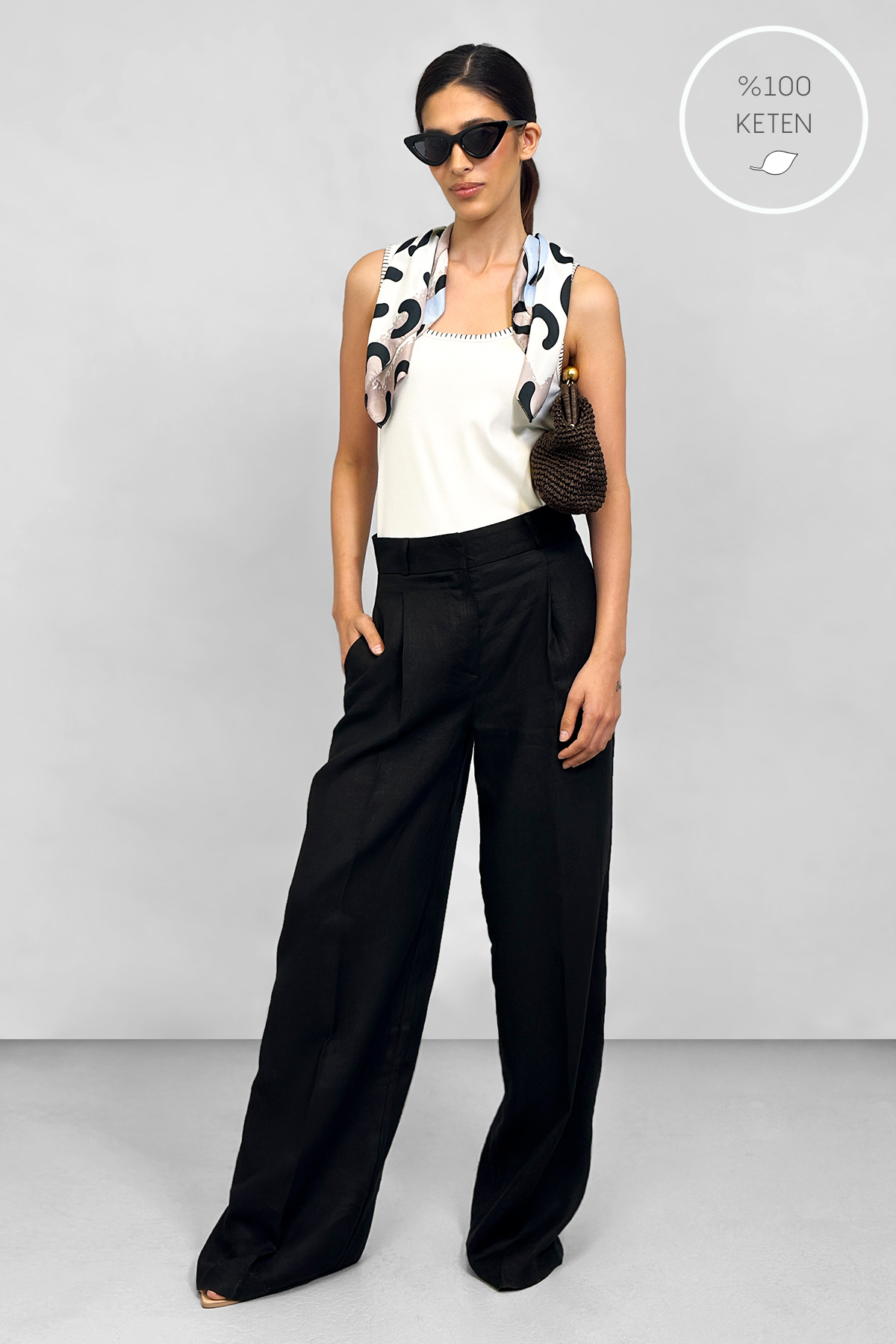 Keten %100 Tailored Klasik Kesim Pantolon - Siyah ve diğer Pantolon modellerimiz için online alışveriş mağazamızı ziyaret edin. 