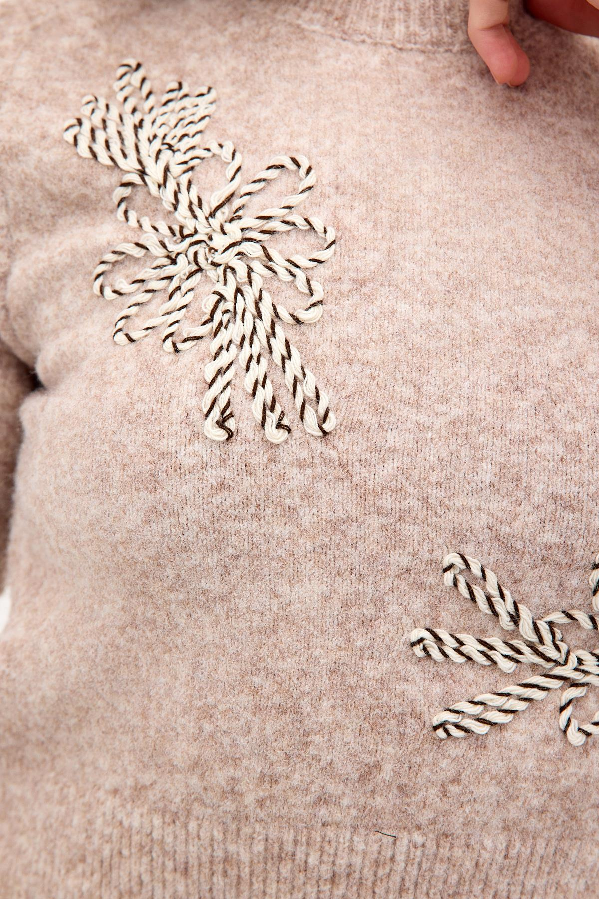 Kısa Kollu İşleme Detaylı Bisiklet Yaka Crop Triko ve diğer Triko modellerimiz için online alışveriş mağazamızı ziyaret edin. 