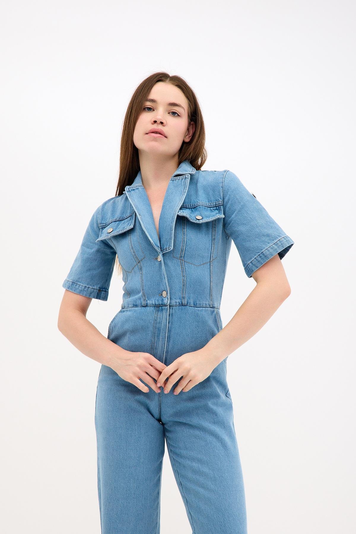 Kısa Kollu V Yaka Detaylı Jean Kot Tulum ve diğer Tulum modellerimiz için online alışveriş mağazamızı ziyaret edin. 