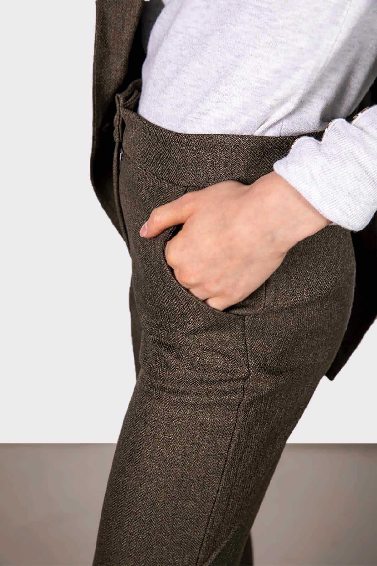 Klasik dar kesim pantolon ceket  takım yeşil ve diğer Takım modellerimiz için online alışveriş mağazamızı ziyaret edin. 