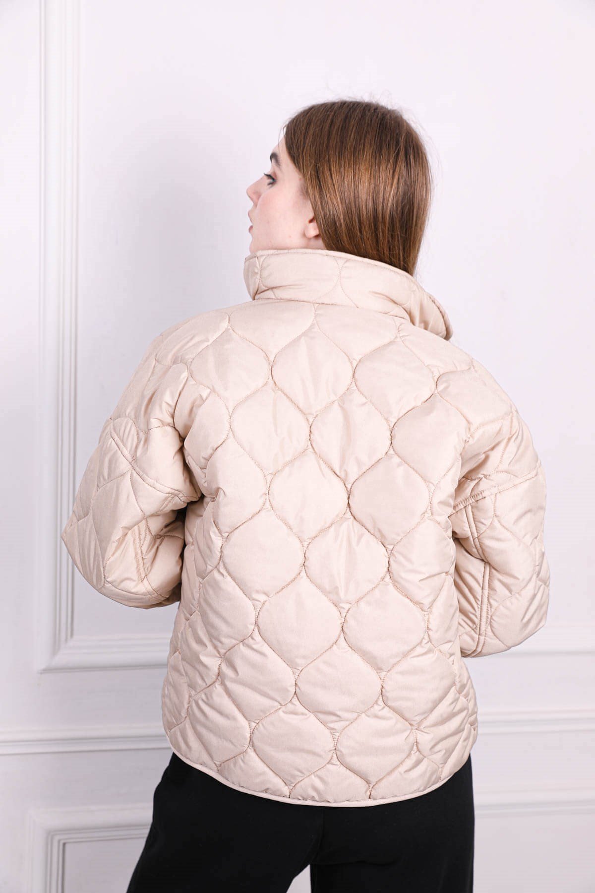 Krem Rengi Mont ve diğer Mont modellerimiz için online alışveriş mağazamızı ziyaret edin. 