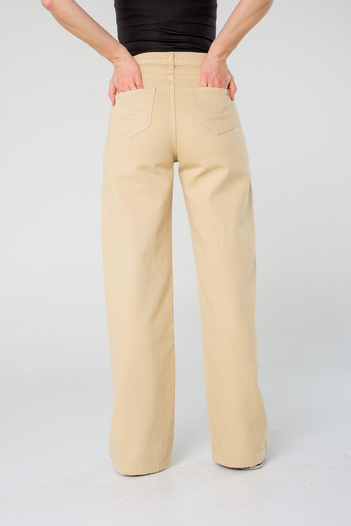 Krem Rengi Yüksek Bel Straight Bol Paça Kot Pantolon ve diğer Pantolon modellerimiz için online alışveriş mağazamızı ziyaret edin. 