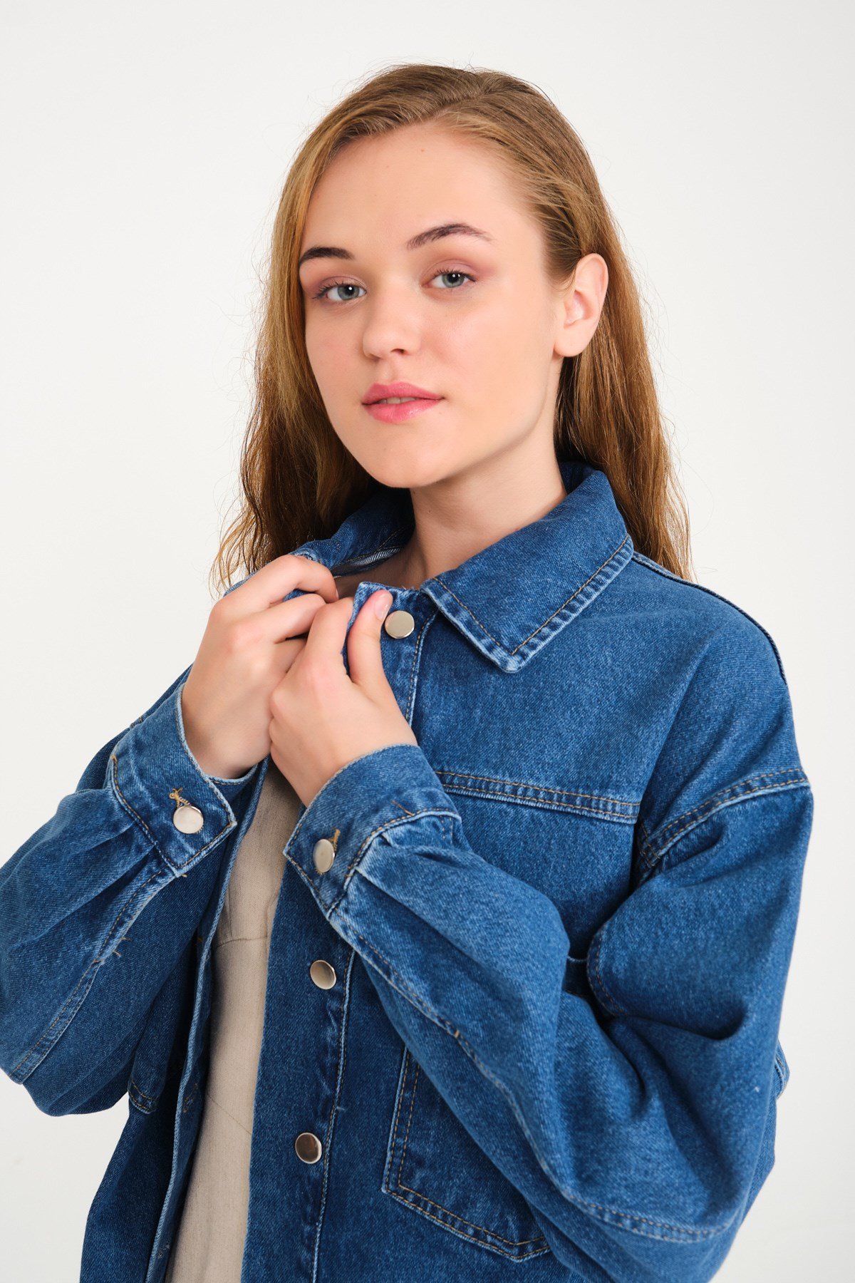 Mavi Oversize Cepli Kot Ceket ve diğer Ceket modellerimiz için online alışveriş mağazamızı ziyaret edin. 