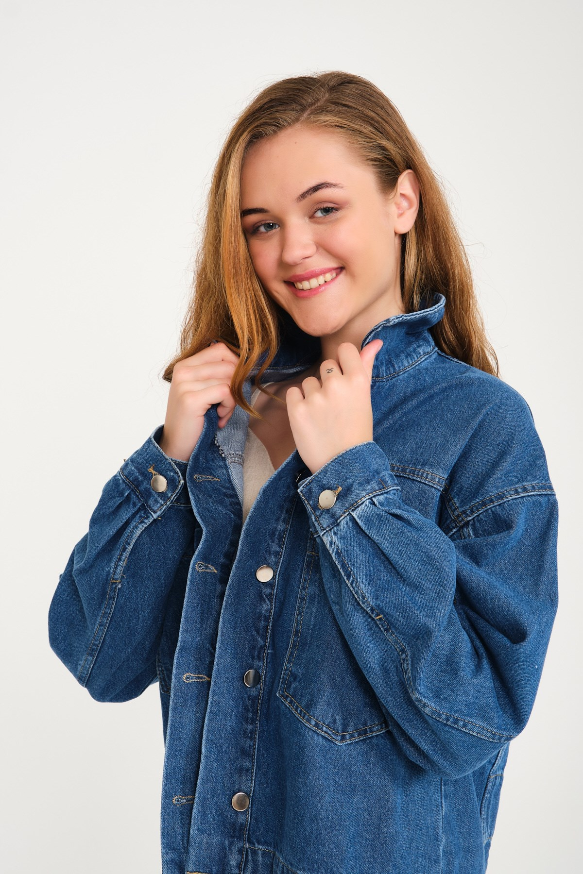 Mavi Oversize Cepli Kot Ceket ve diğer Ceket modellerimiz için online alışveriş mağazamızı ziyaret edin. 