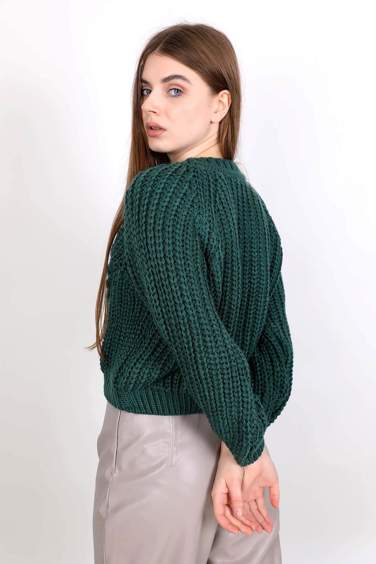 Önü örgü detaylı kazak - Yeşil ve diğer Triko modellerimiz için online alışveriş mağazamızı ziyaret edin. 