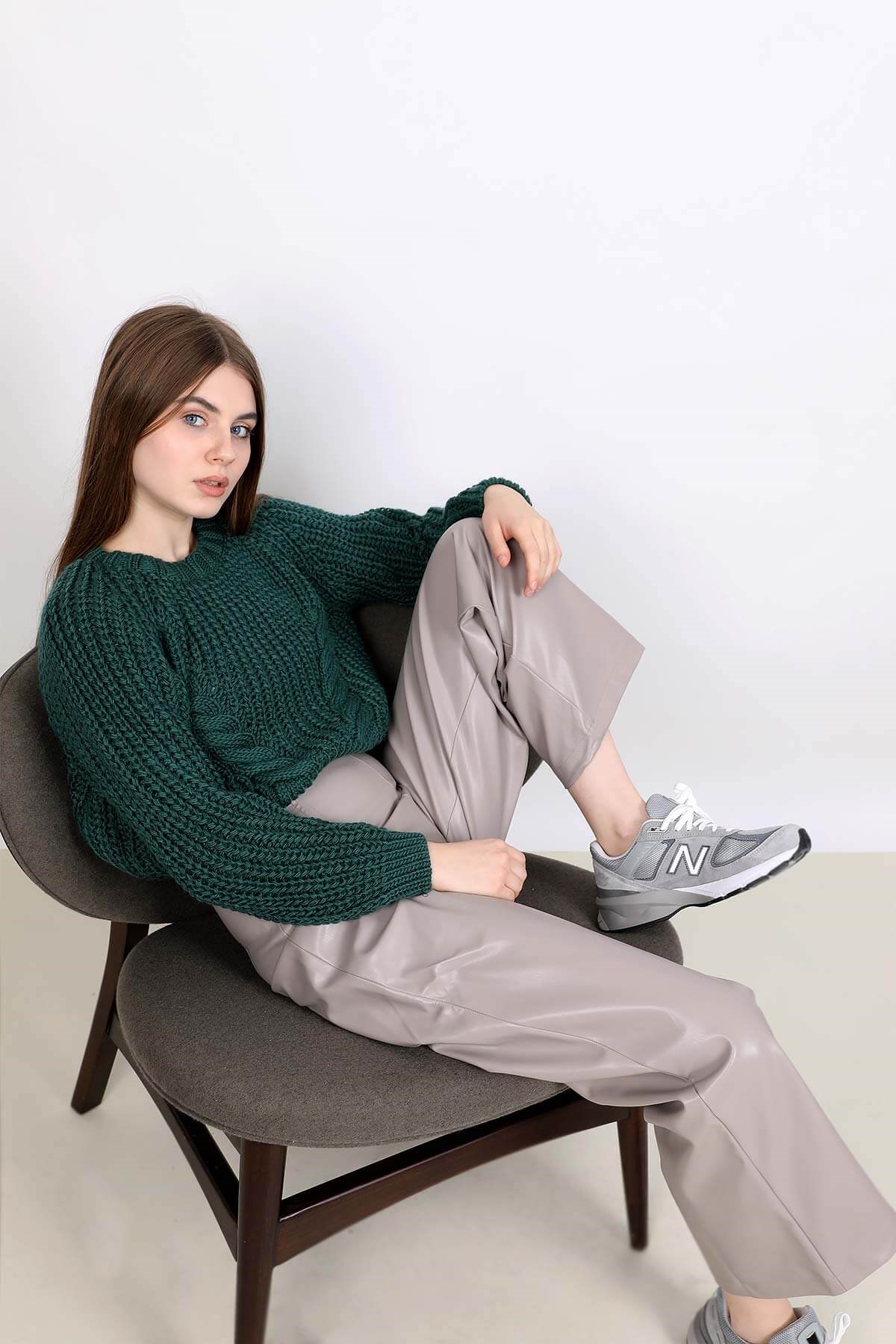 Önü örgü detaylı kazak - Yeşil ve diğer Triko modellerimiz için online alışveriş mağazamızı ziyaret edin. 