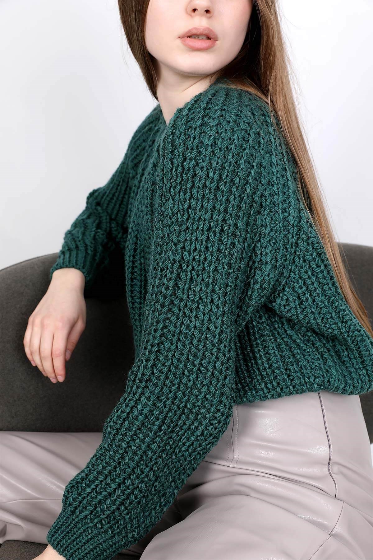 Önü örgü detaylı kazak - Yeşil ve diğer Triko modellerimiz için online alışveriş mağazamızı ziyaret edin. 