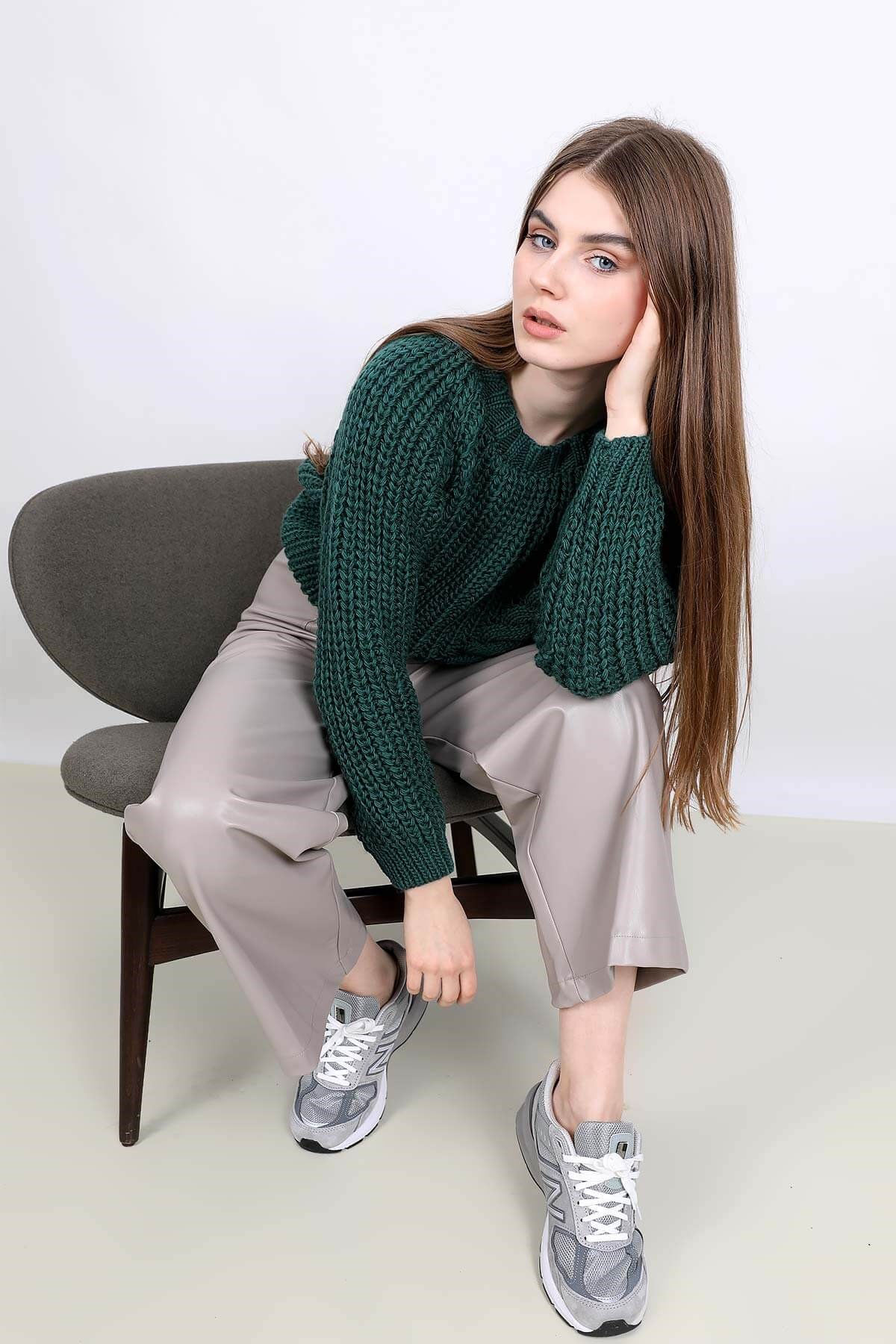 Önü örgü detaylı kazak - Yeşil ve diğer Triko modellerimiz için online alışveriş mağazamızı ziyaret edin. 