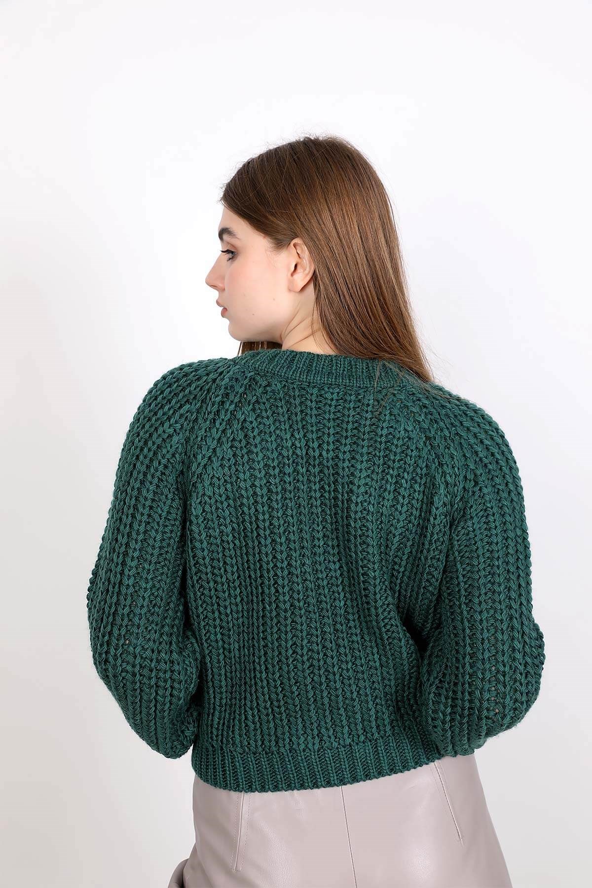 Önü örgü detaylı kazak - Yeşil ve diğer Triko modellerimiz için online alışveriş mağazamızı ziyaret edin. 