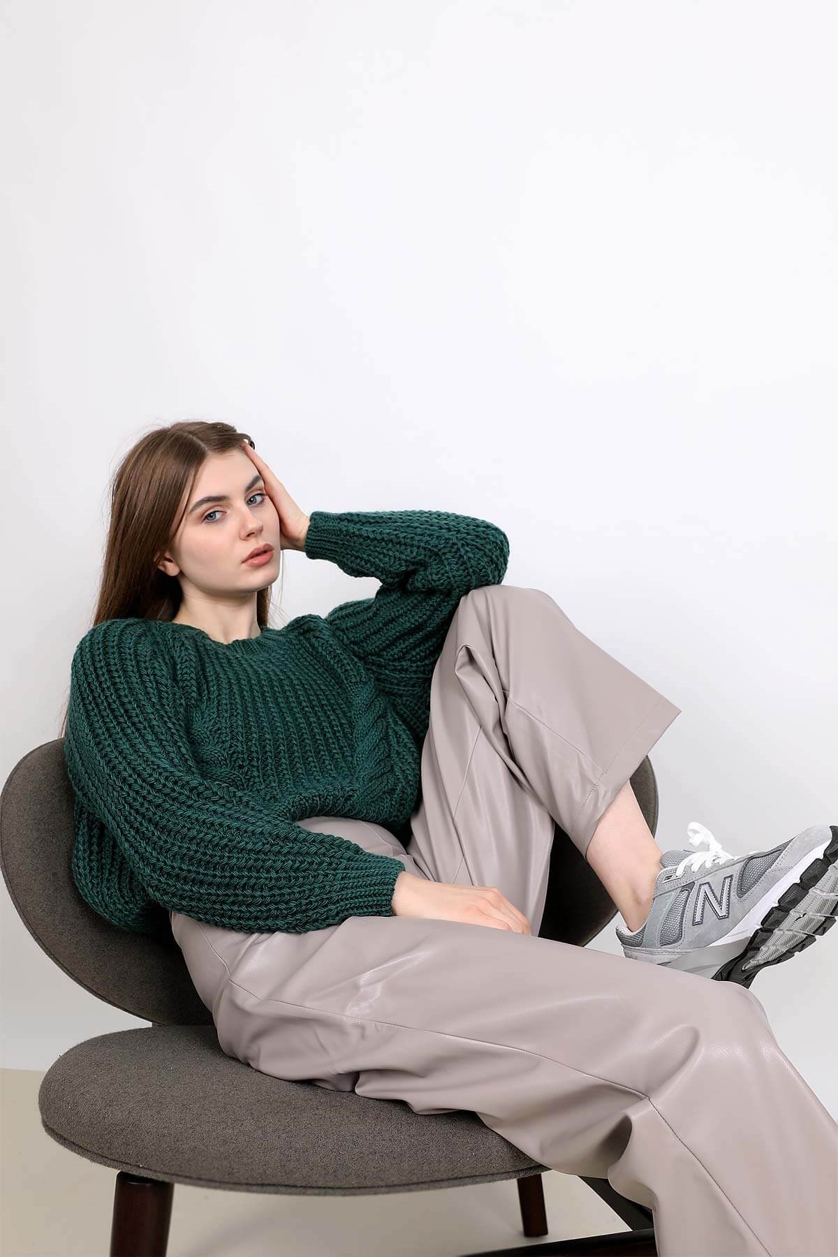 Önü örgü detaylı kazak - Yeşil ve diğer Triko modellerimiz için online alışveriş mağazamızı ziyaret edin. 