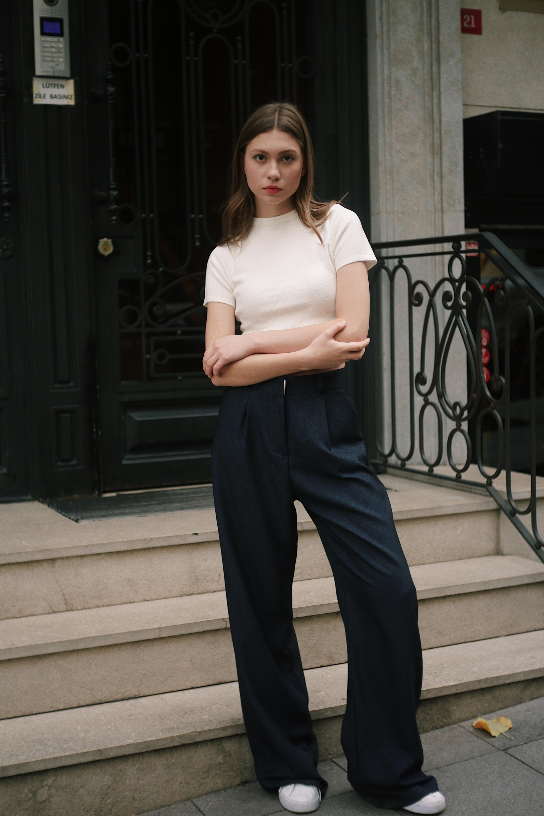 Palazzo Pamuk Kadın Lacivert Kumaş Pantolon ve diğer Pantolon modellerimiz için online alışveriş mağazamızı ziyaret edin. 