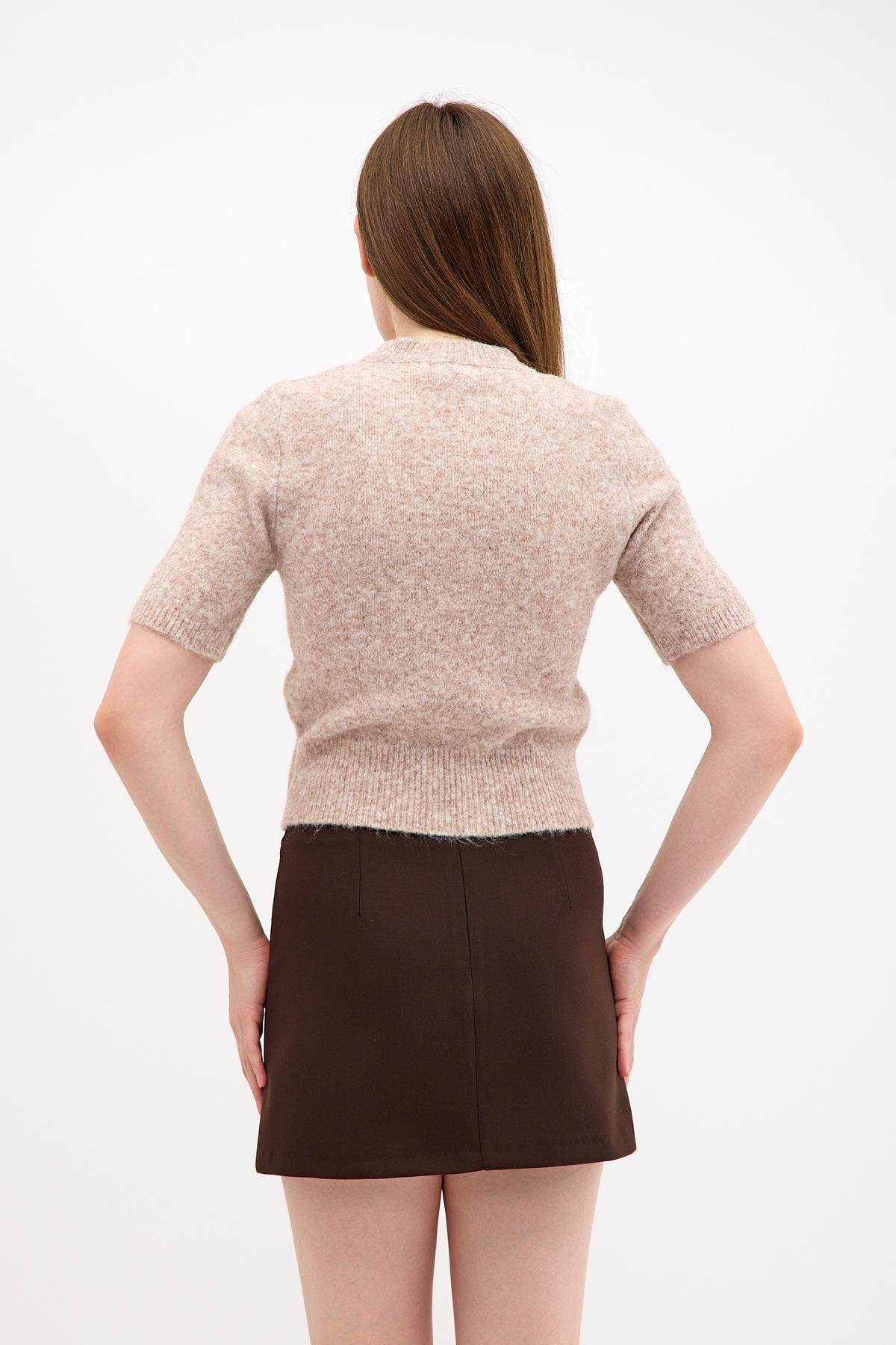 Pamuk Basic Mini Çan Kahverengi Etek ve diğer Etek modellerimiz için online alışveriş mağazamızı ziyaret edin. 