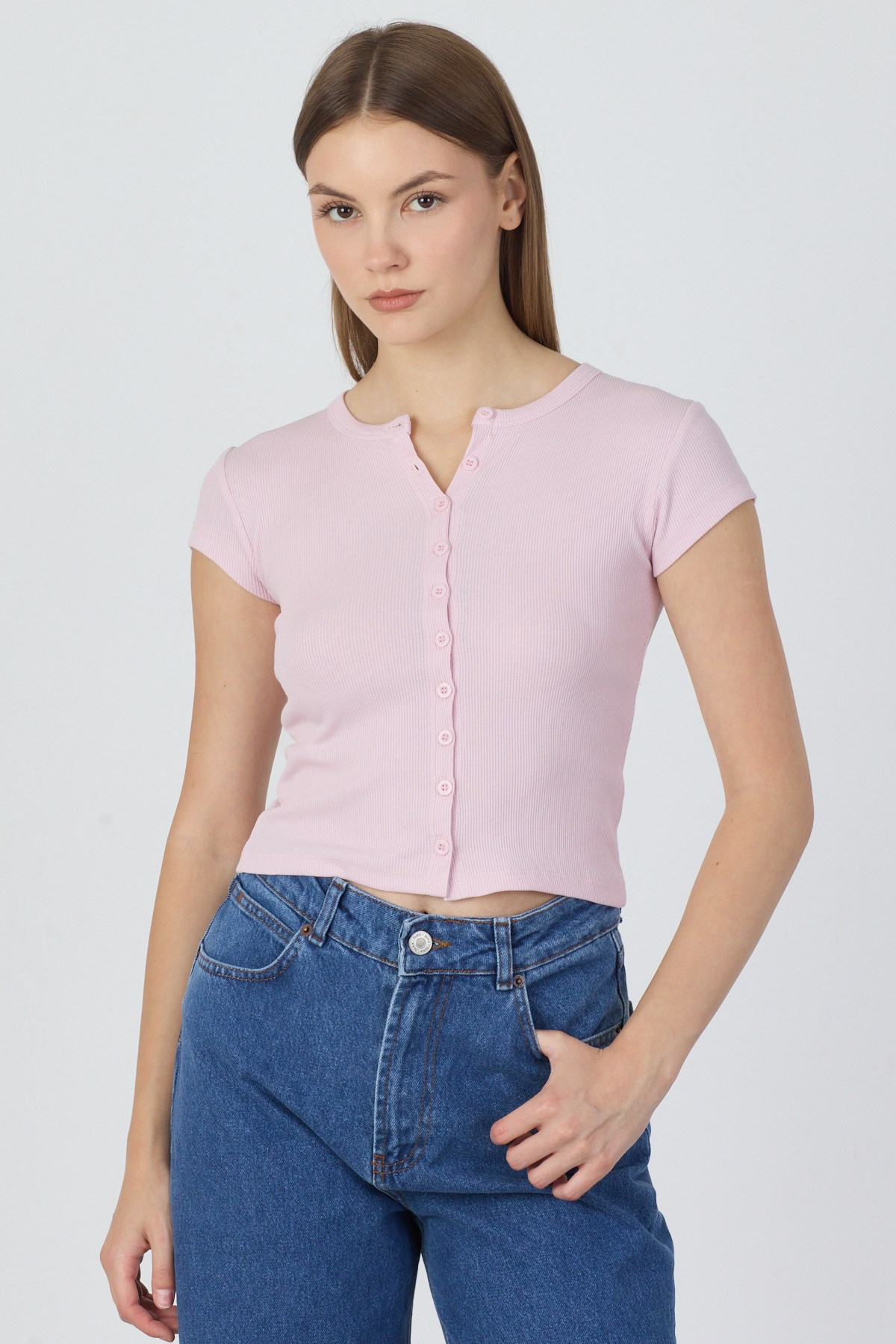 Pamuk Önden Düğmeli Kaşkorse Crop Bluz - Toz Pembe ve diğer Bluz modellerimiz için online alışveriş mağazamızı ziyaret edin. 