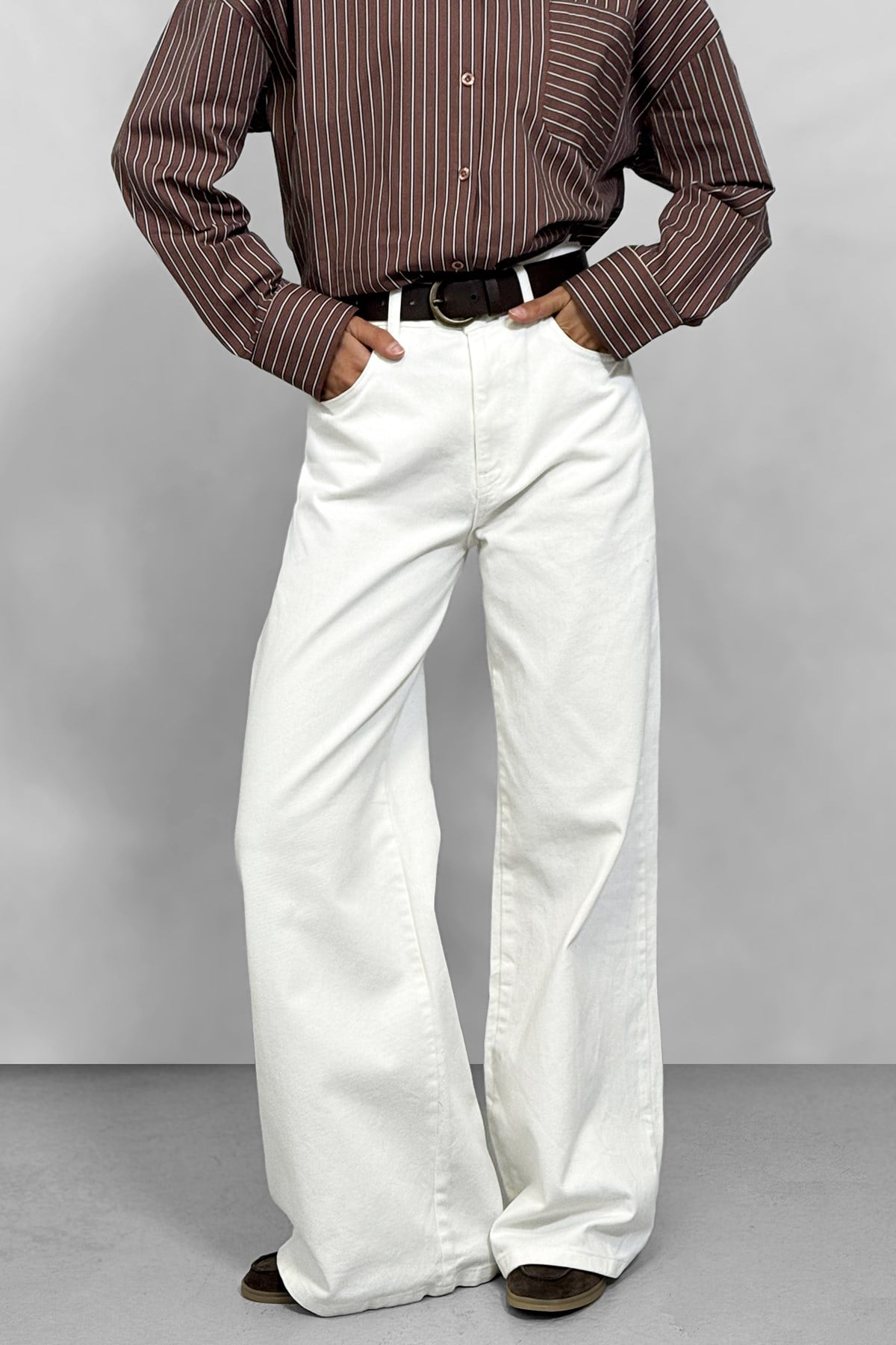 Pamuk Soft Wide Leg Jean - Beyaz ve diğer Jean modellerimiz için online alışveriş mağazamızı ziyaret edin. 