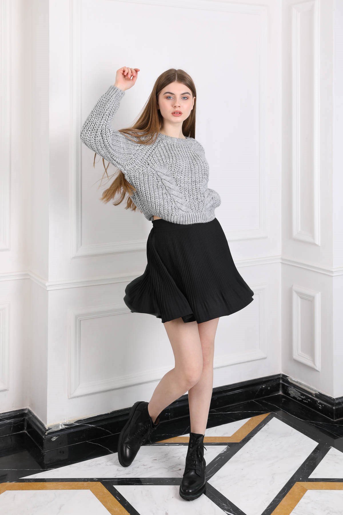 Pilili İçi Şortlu Etek - Siyah ve diğer Etek modellerimiz için online alışveriş mağazamızı ziyaret edin. 