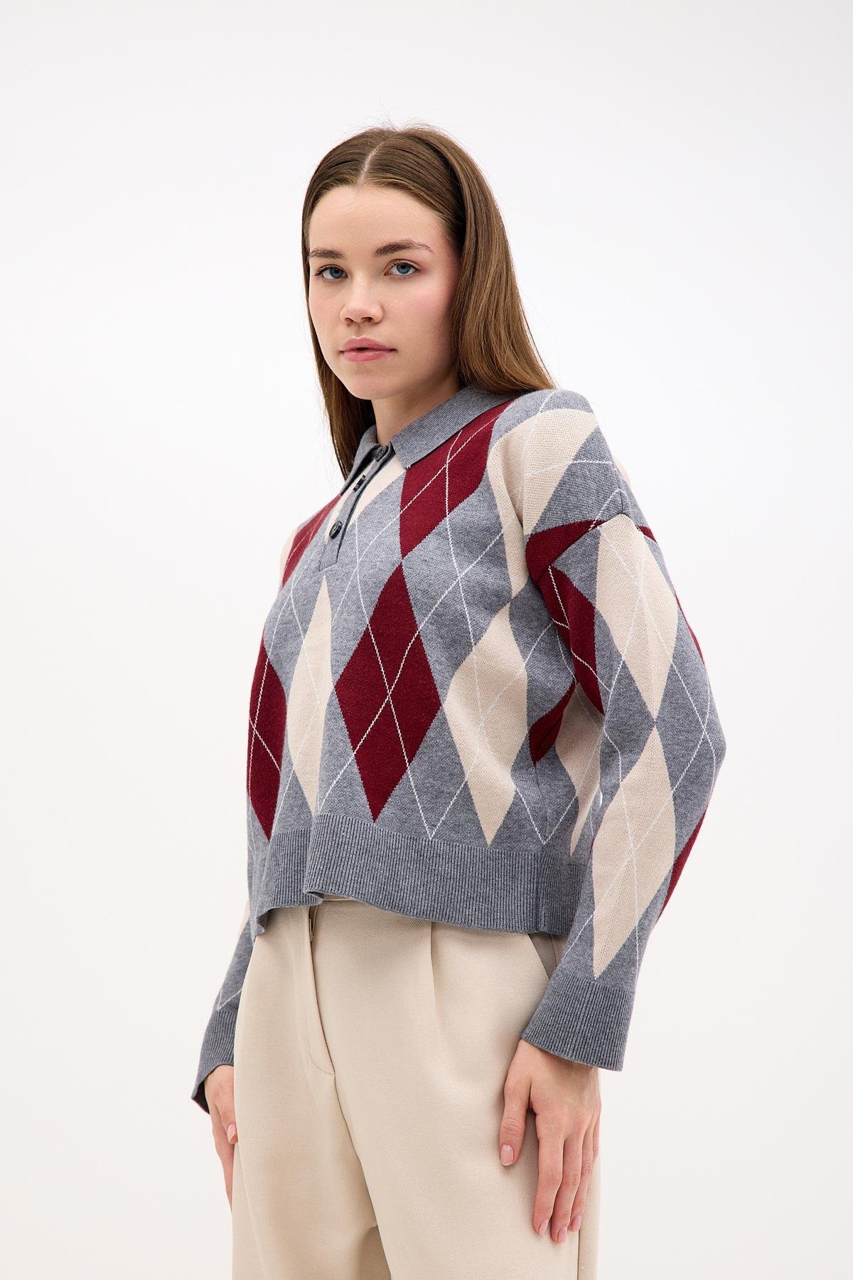 Polo Yaka Gri Krem Bordo Baklava Desenli Triko ve diğer Triko modellerimiz için online alışveriş mağazamızı ziyaret edin. 