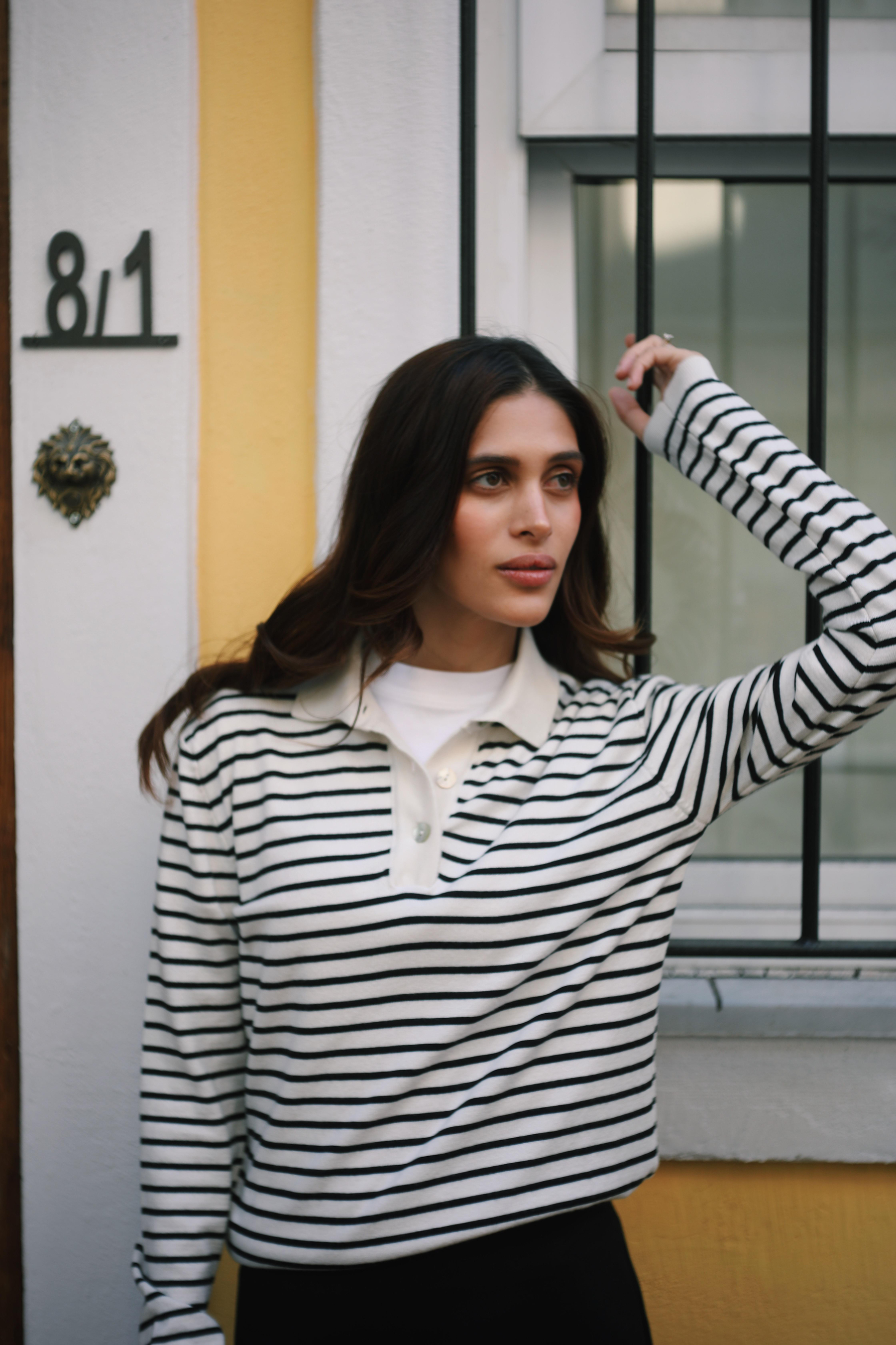 Polo Yaka Krem-Siyah İnce Çizgili Pamuk Triko ve diğer Triko modellerimiz için online alışveriş mağazamızı ziyaret edin. 