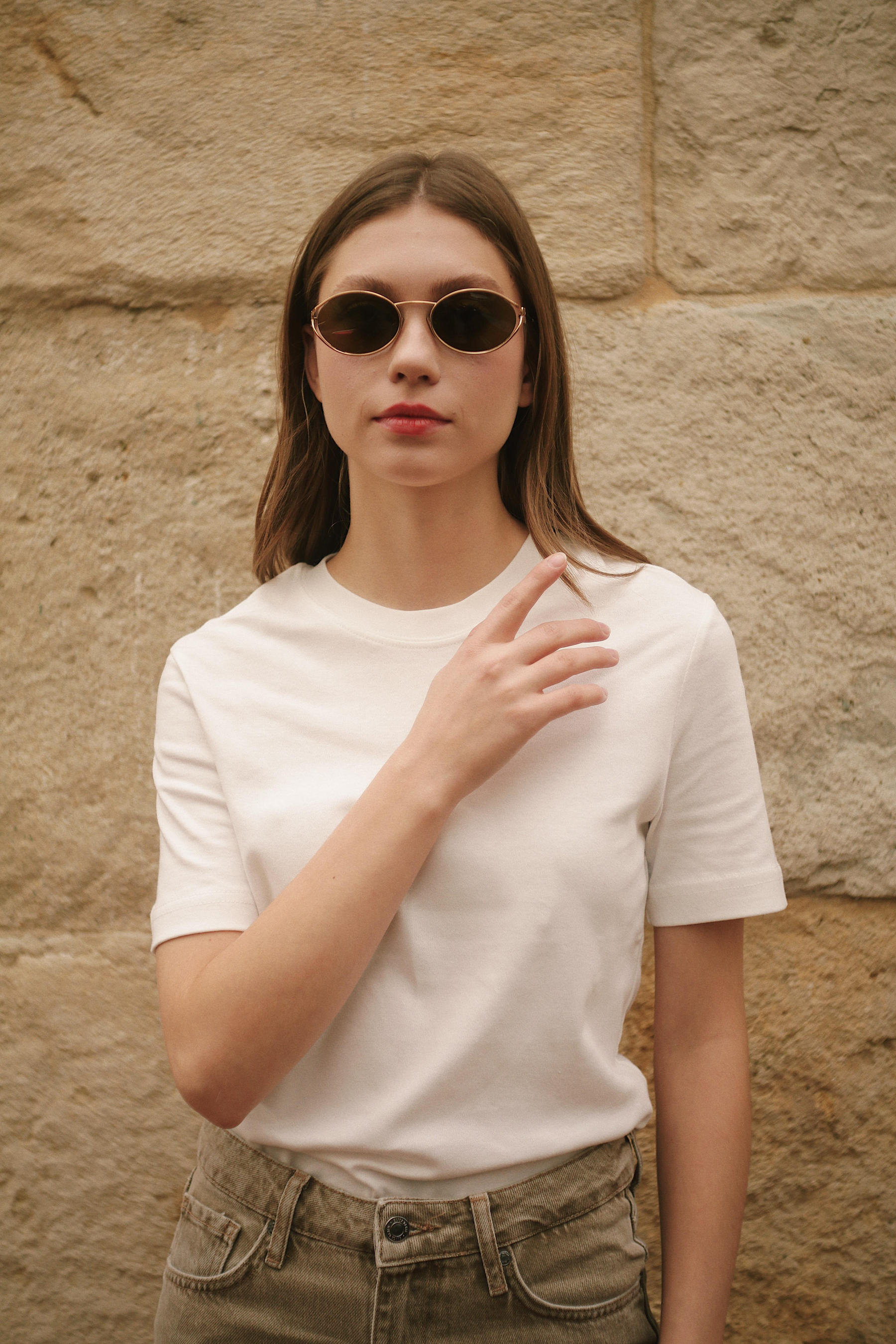 Premium Bisiklet Yaka Pamuklu Geniş Yaka Kadın Beyaz T-shirt Basic ve diğer T-Shirt modellerimiz için online alışveriş mağazamızı ziyaret edin. 