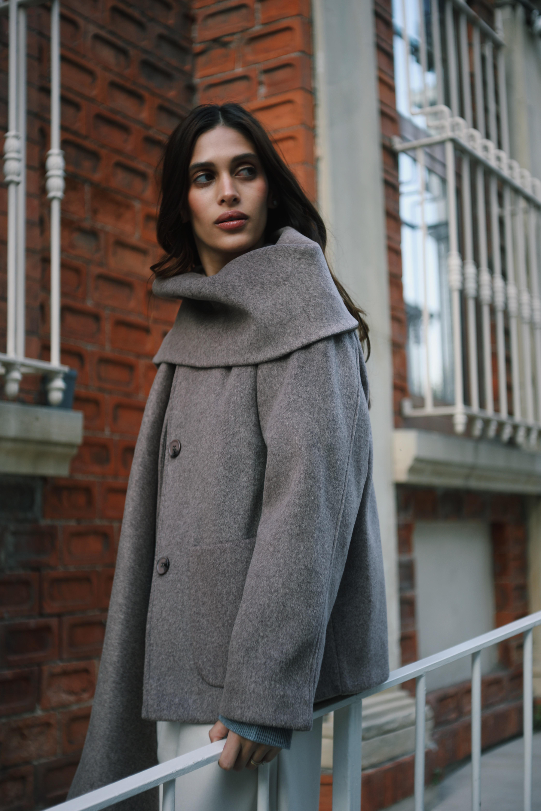 Şal Detaylı Kaşe Kahverengi Mont Ceket ve diğer Ceket modellerimiz için online alışveriş mağazamızı ziyaret edin. 